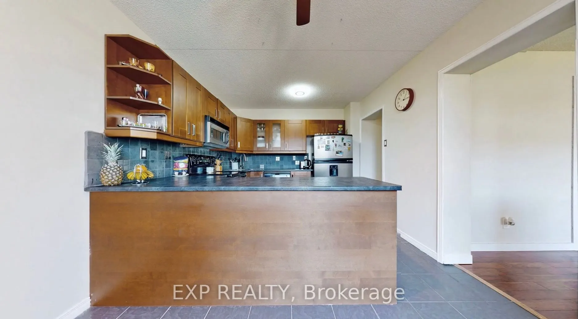 580 Mary Street E #214