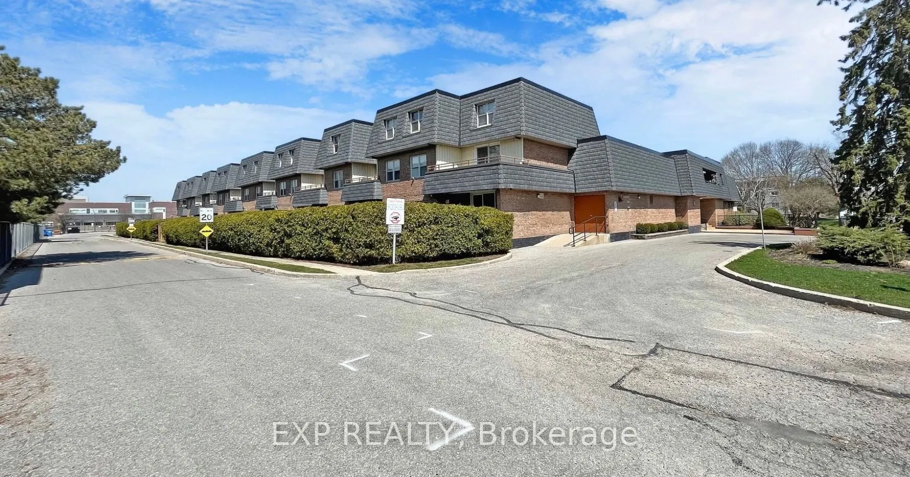 580 Mary Street E #214