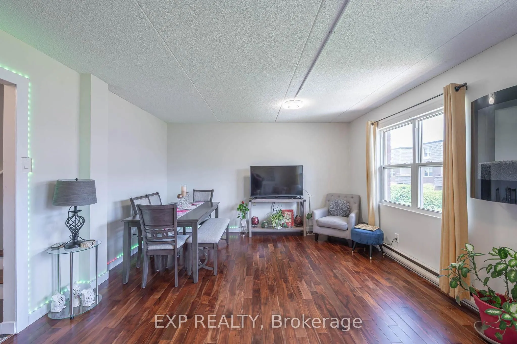 580 Mary Street E #214