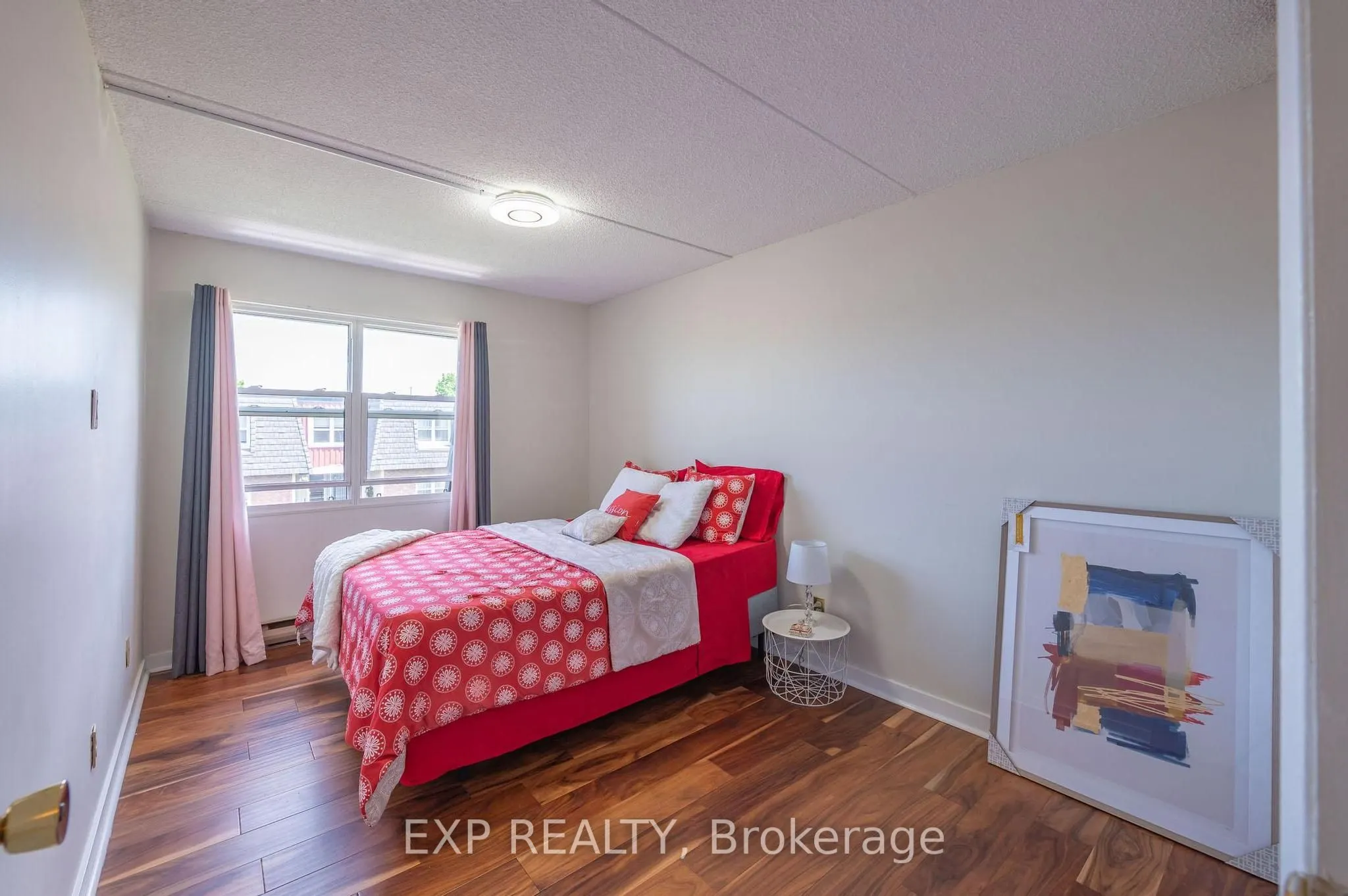 580 Mary Street E #214
