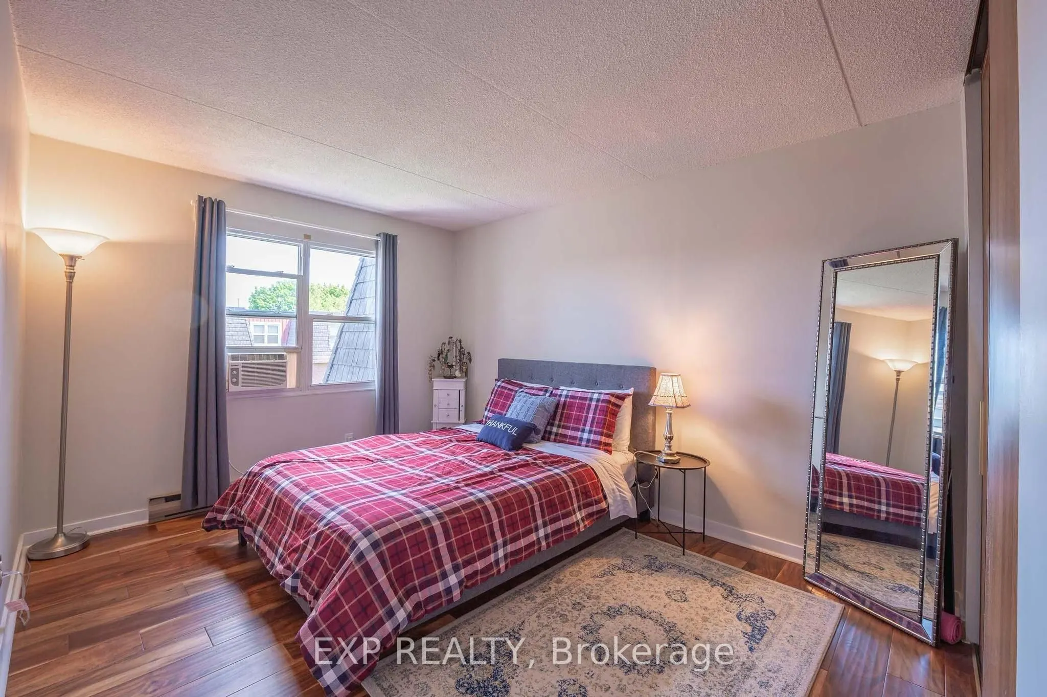 580 Mary Street E #214
