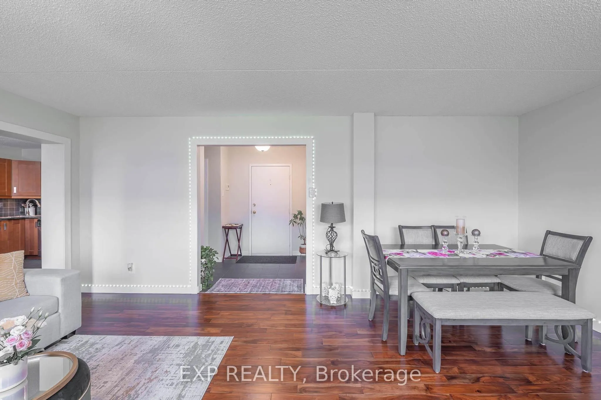 580 Mary Street E #214