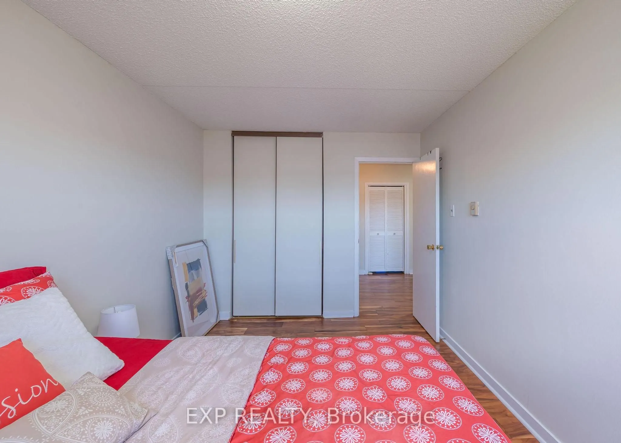 580 Mary Street E #214