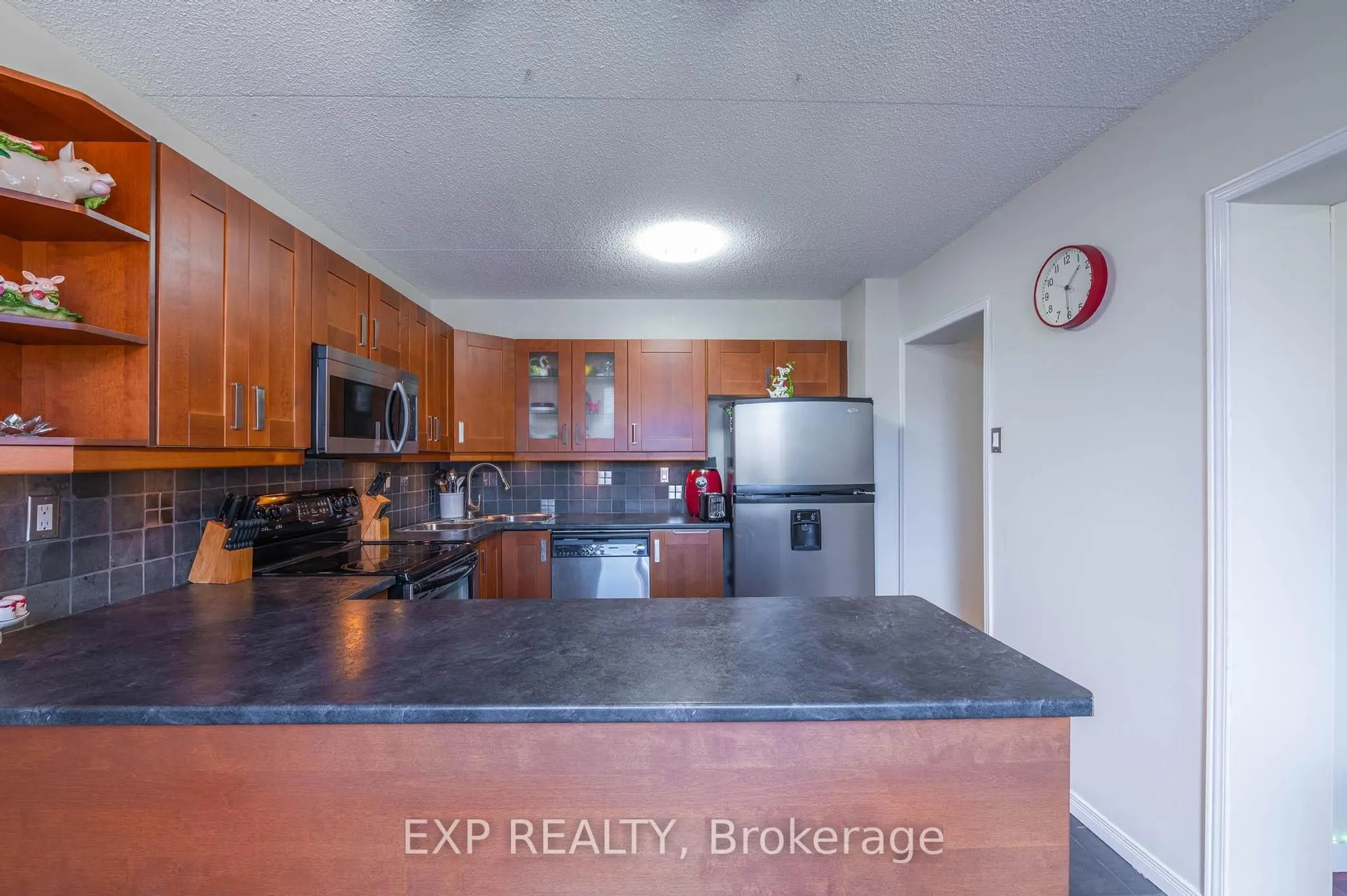 580 Mary Street E #214