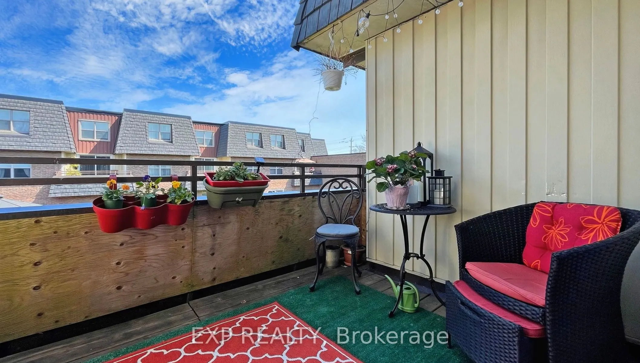580 Mary Street E #214