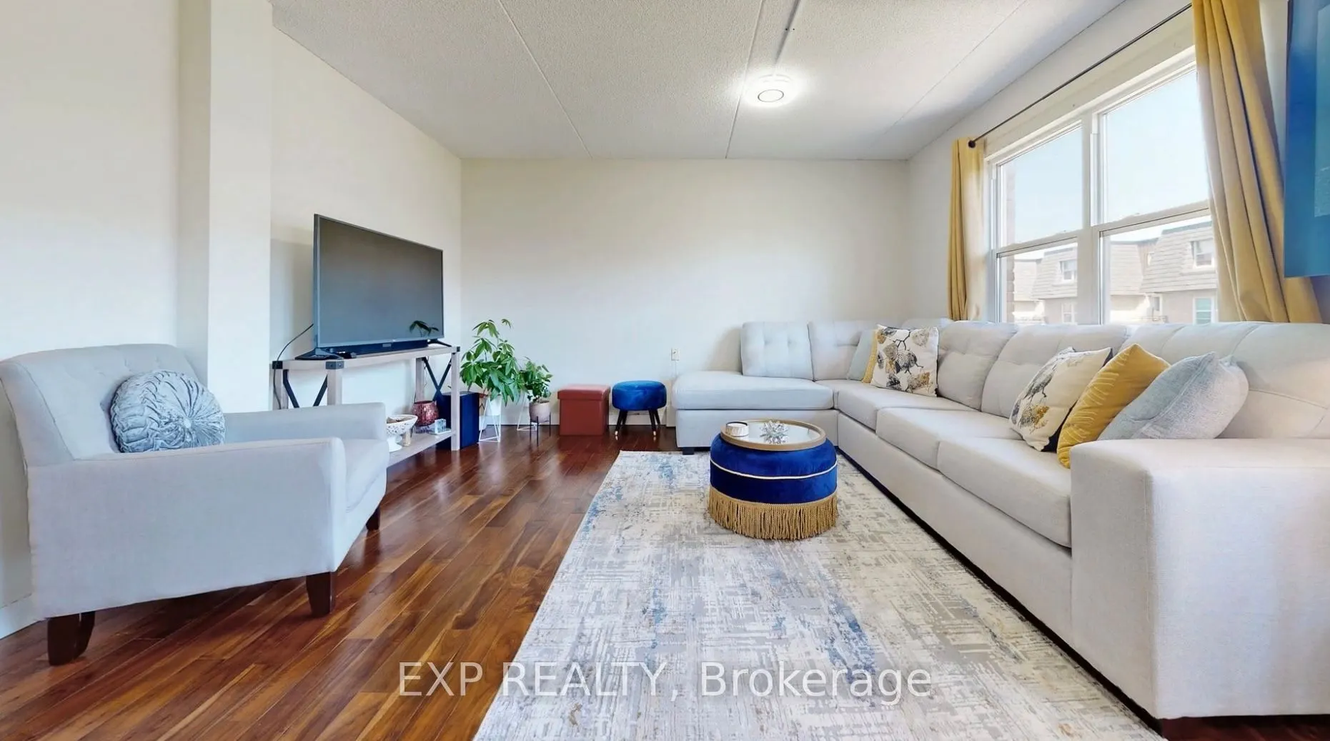 580 Mary Street E #214