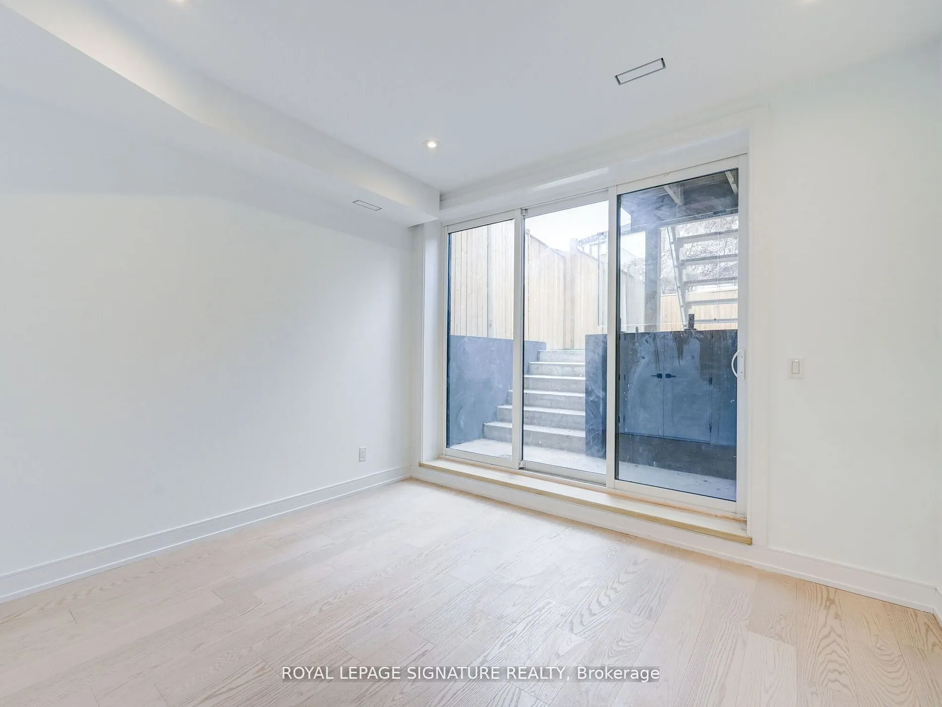 376 O'Connor Drive, #Bsmt
