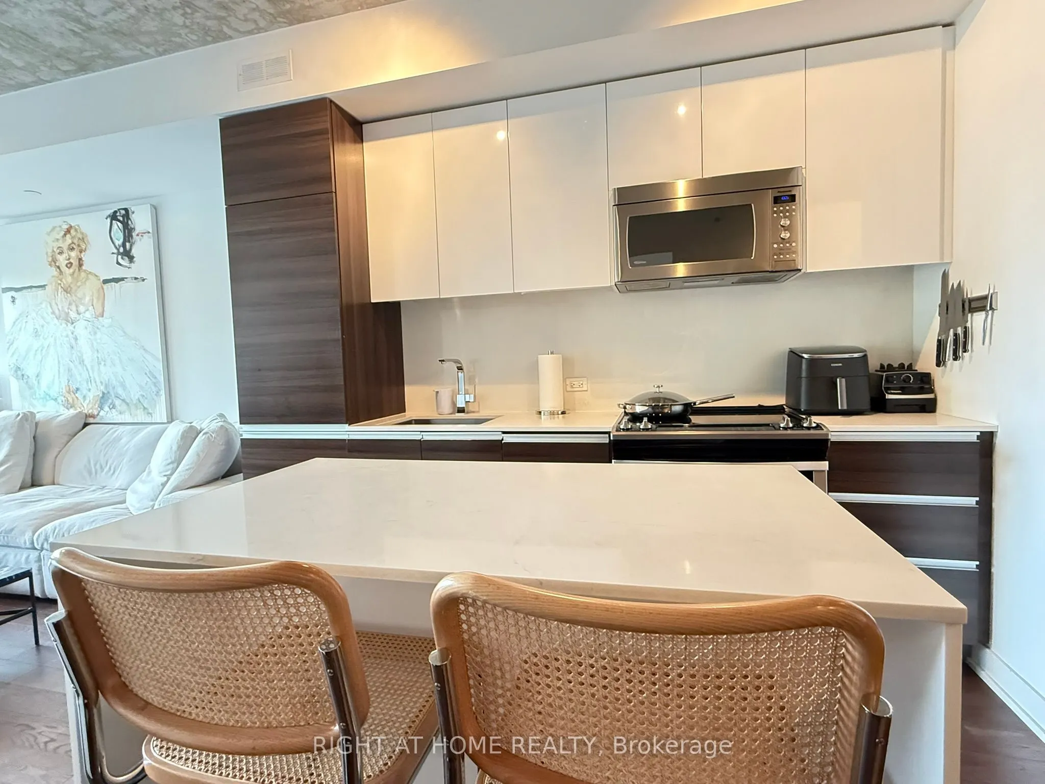 1238 Dundas Street E, #307