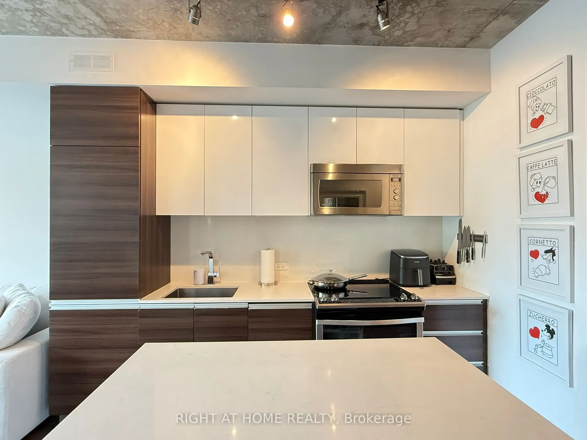 1238 Dundas Street E, #307