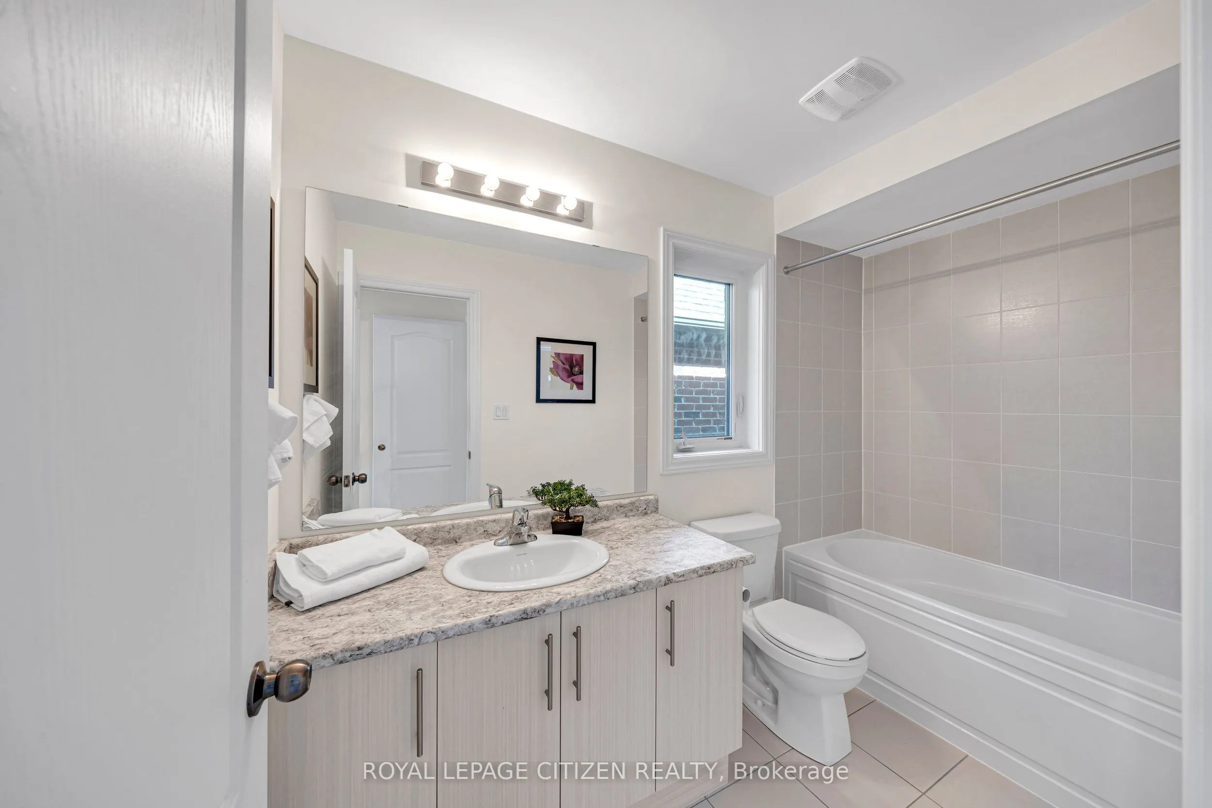 11 Northglen Boulevard