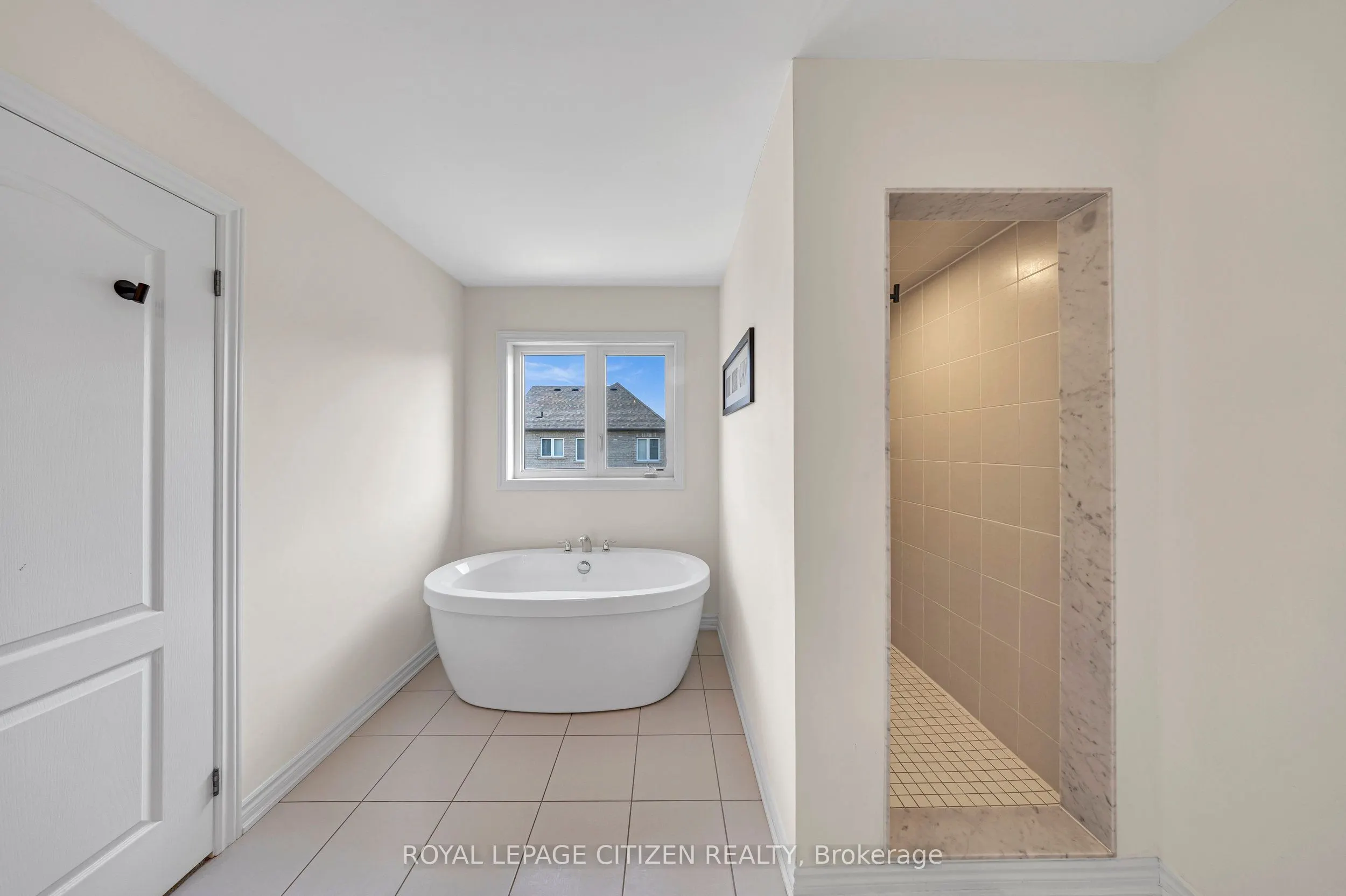 11 Northglen Boulevard