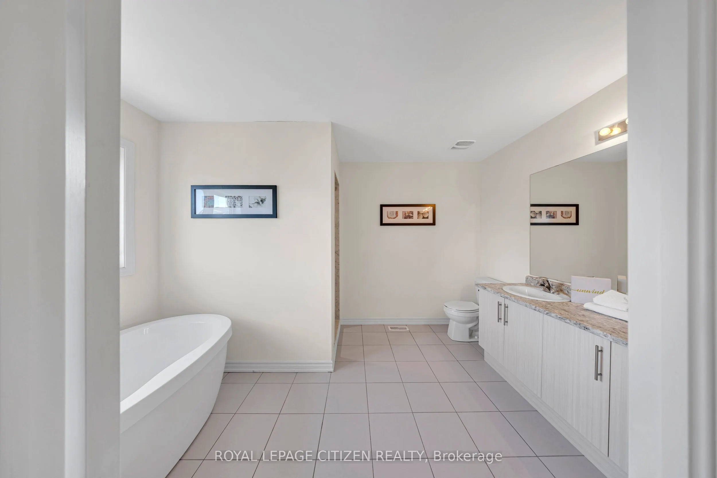 11 Northglen Boulevard