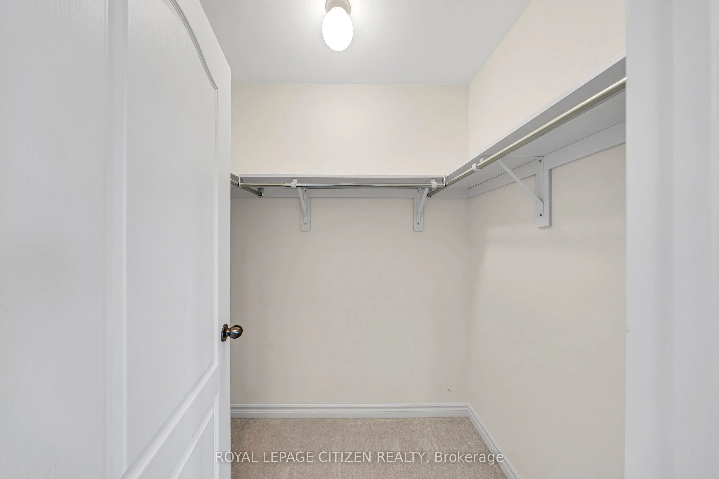 11 Northglen Boulevard