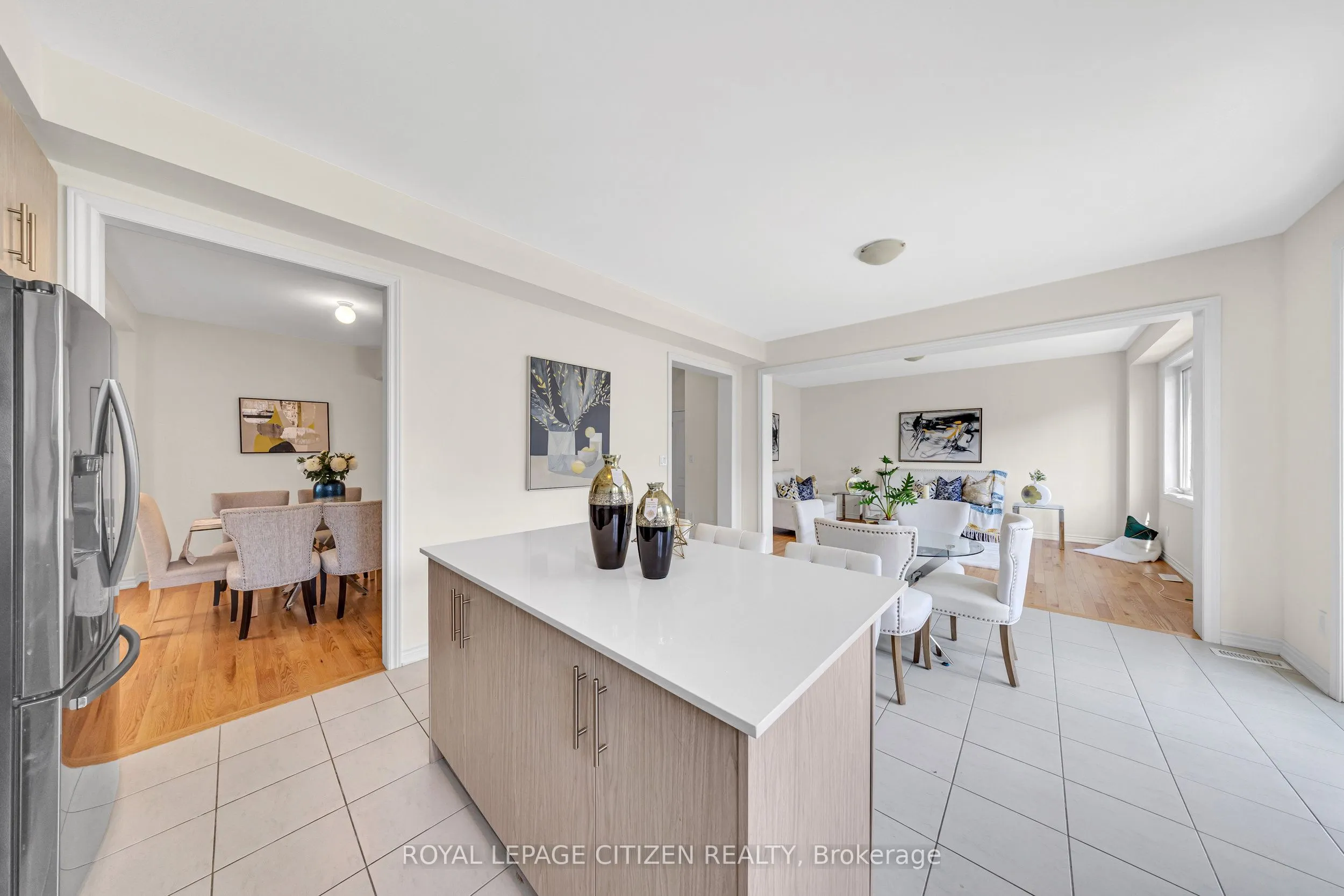 11 Northglen Boulevard