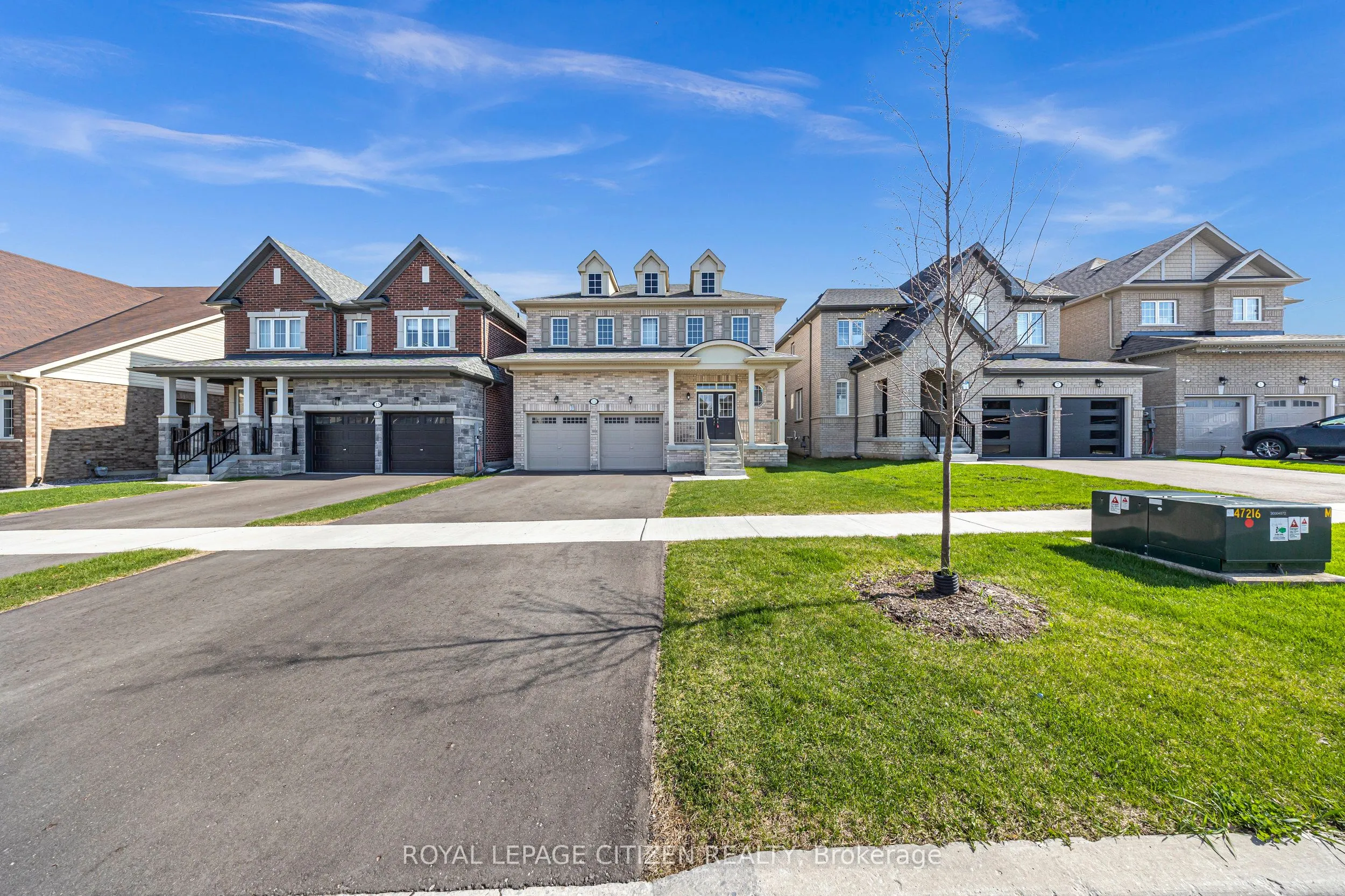 11 Northglen Boulevard