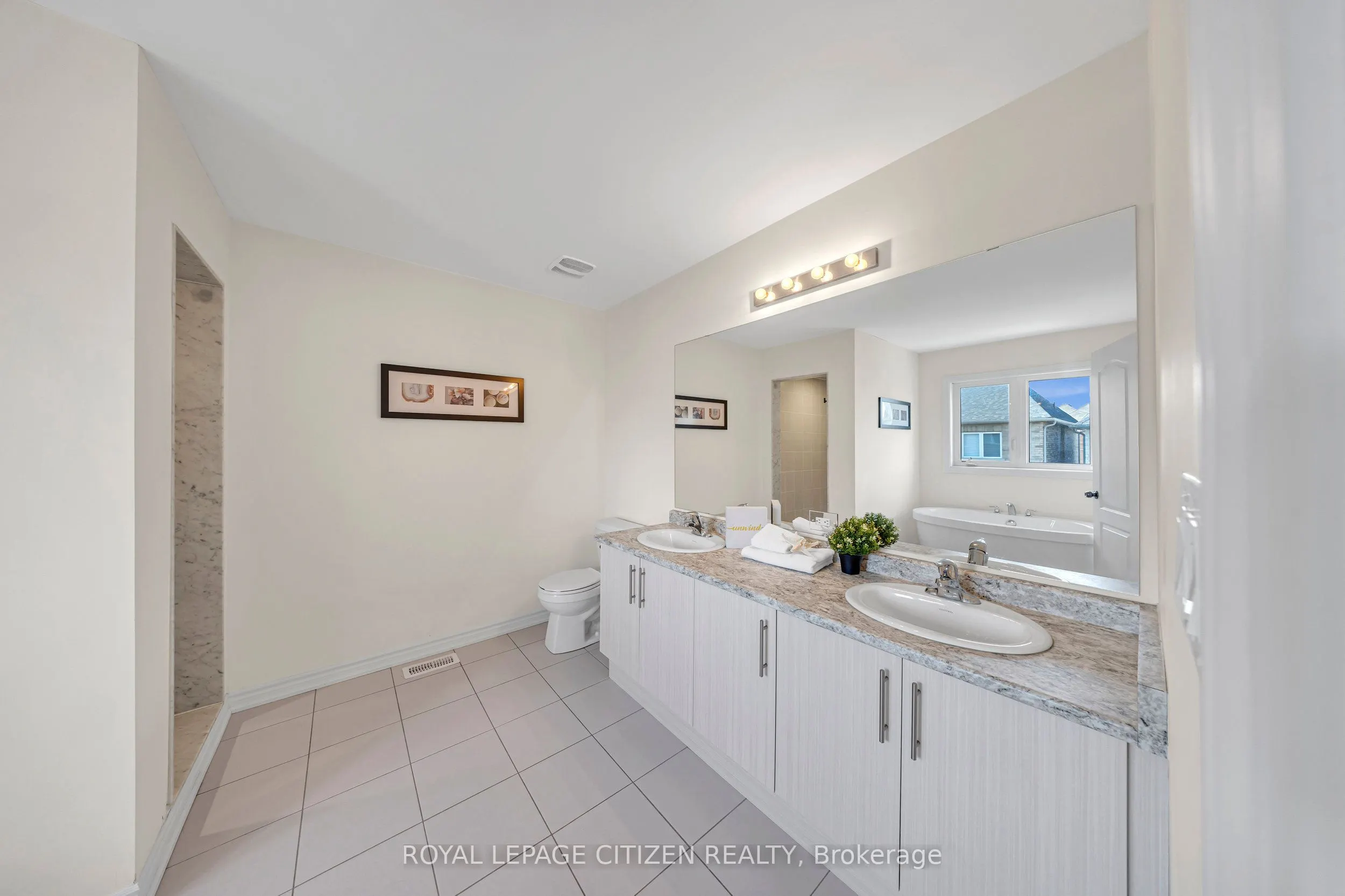 11 Northglen Boulevard