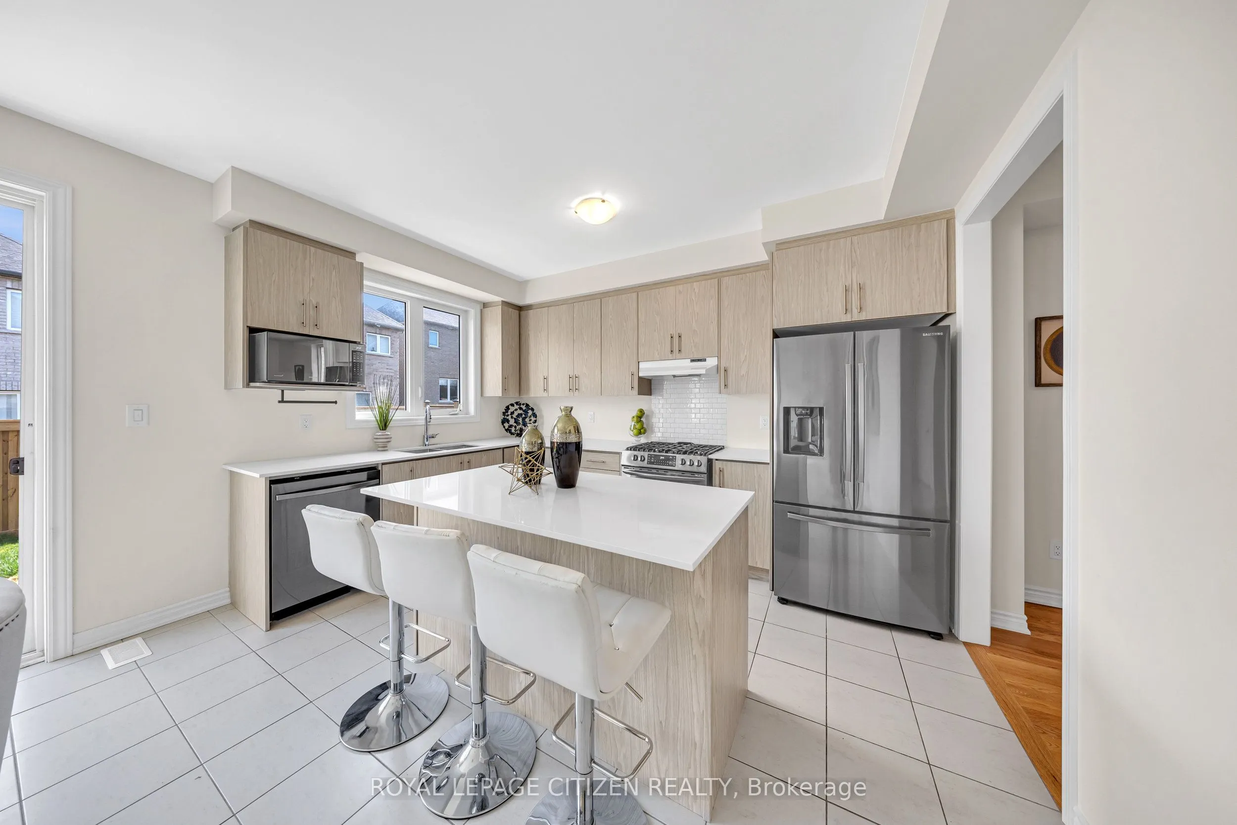 11 Northglen Boulevard