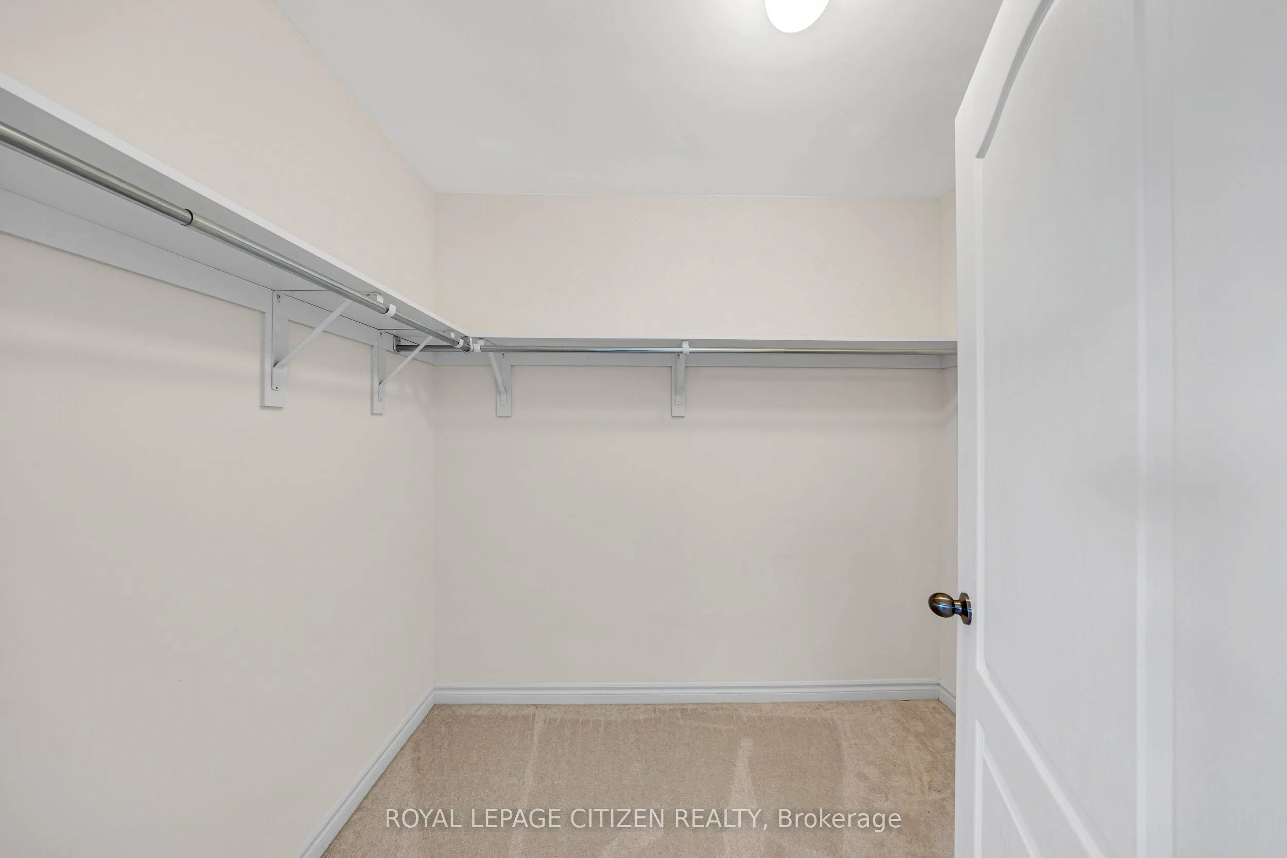 11 Northglen Boulevard