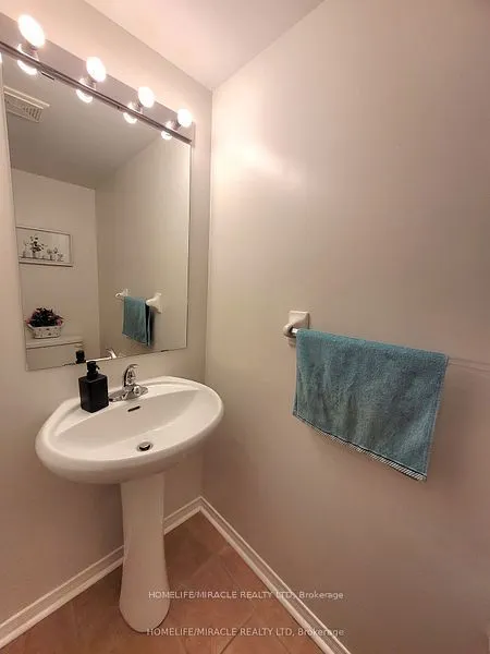 22 Exchequer Place, #25