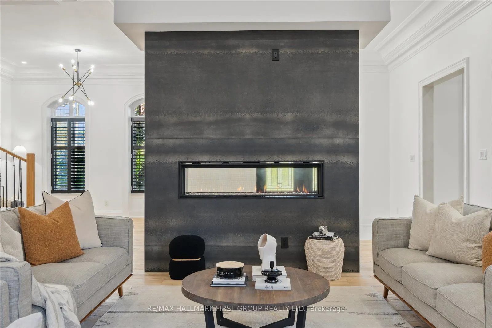 134 Front Street E
