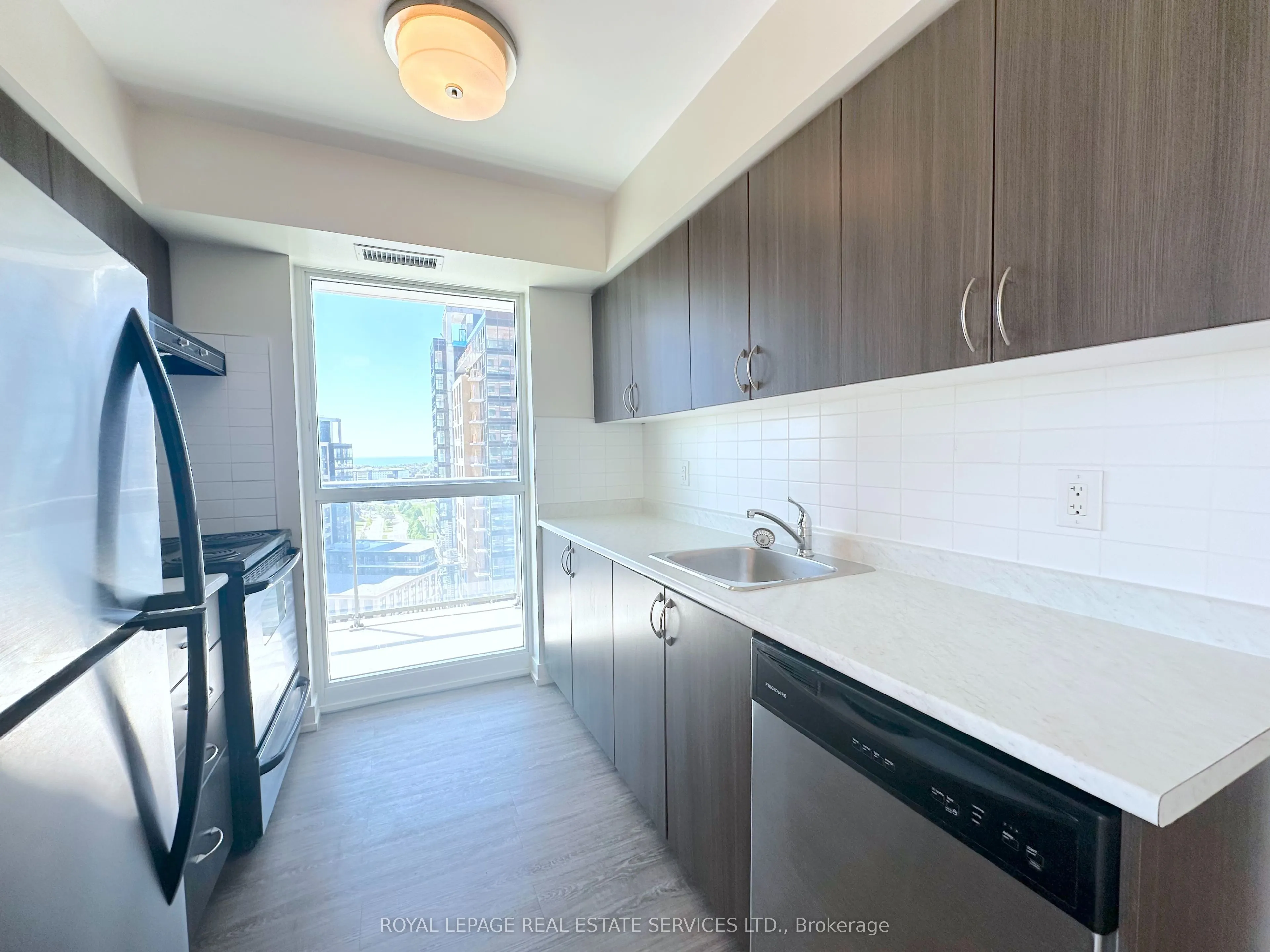 73 Bayly Street W, #1708