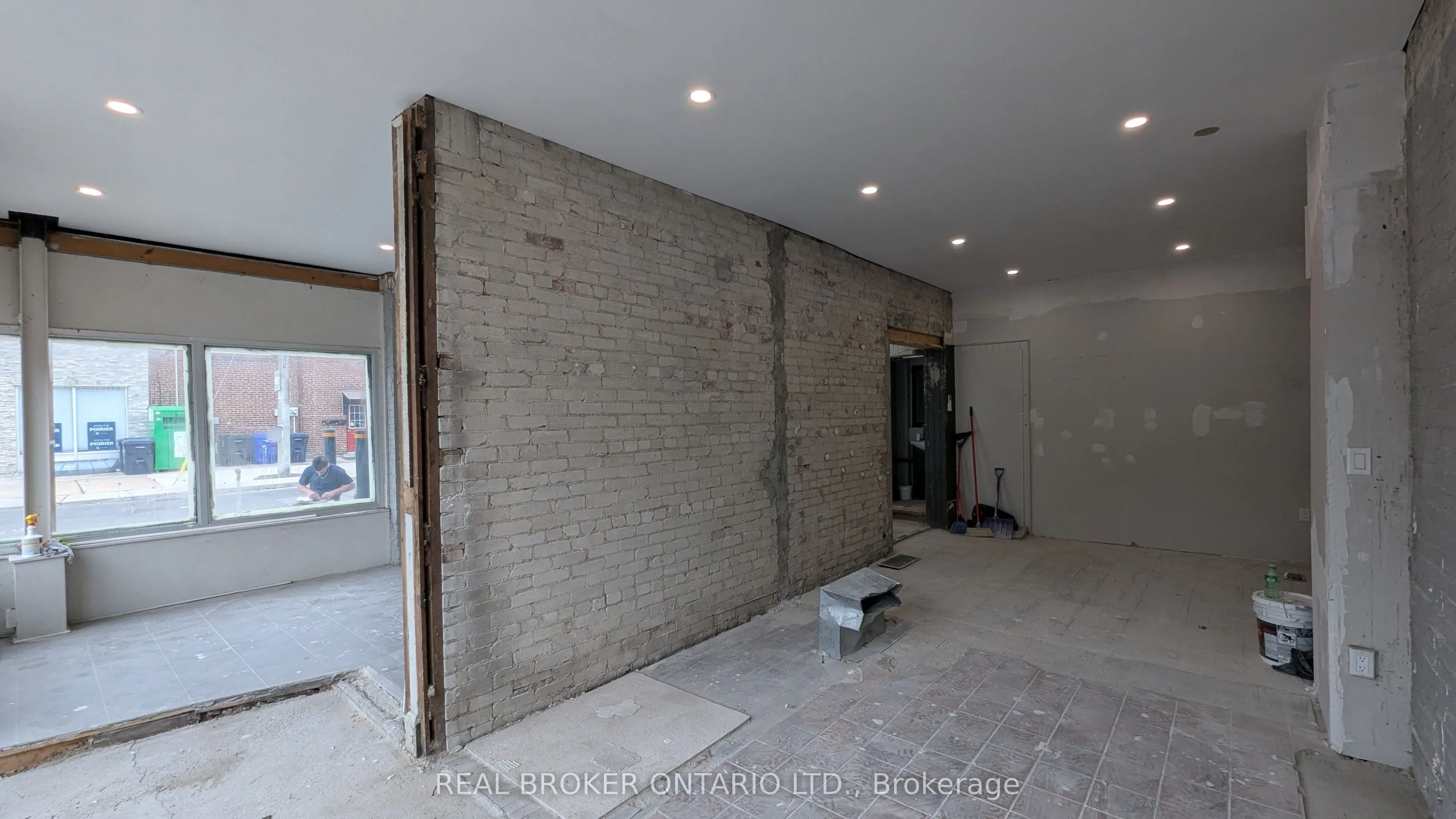 1200 Woodbine Avenue