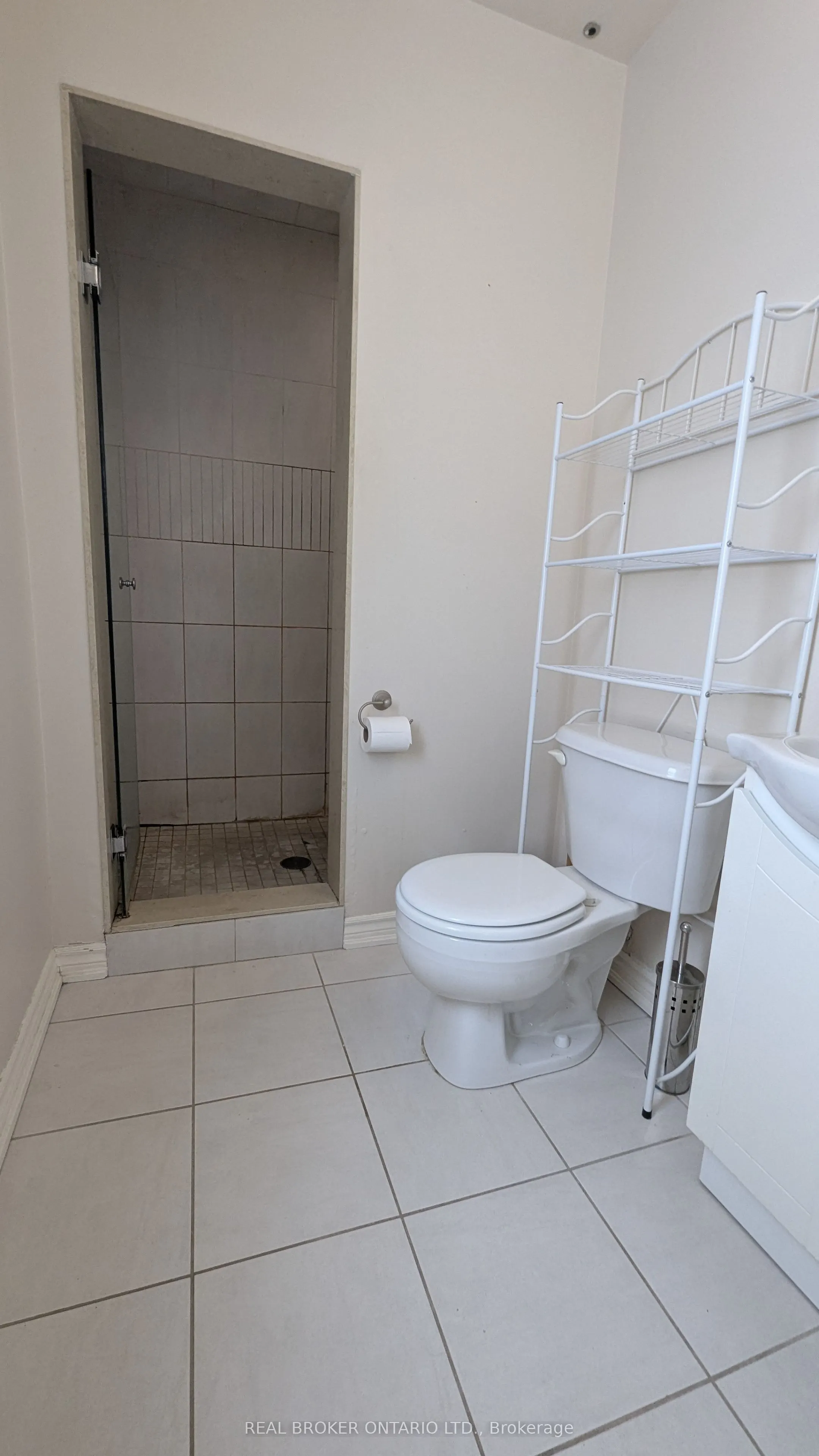 1188 Woodbine Avenue, #B