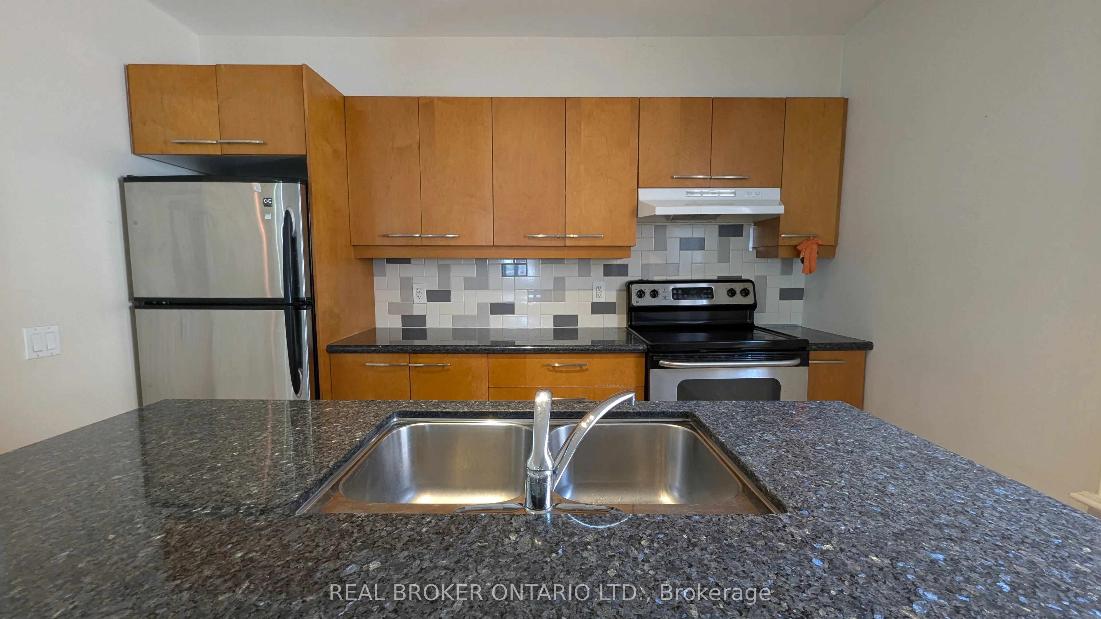 1188 Woodbine Avenue, #B