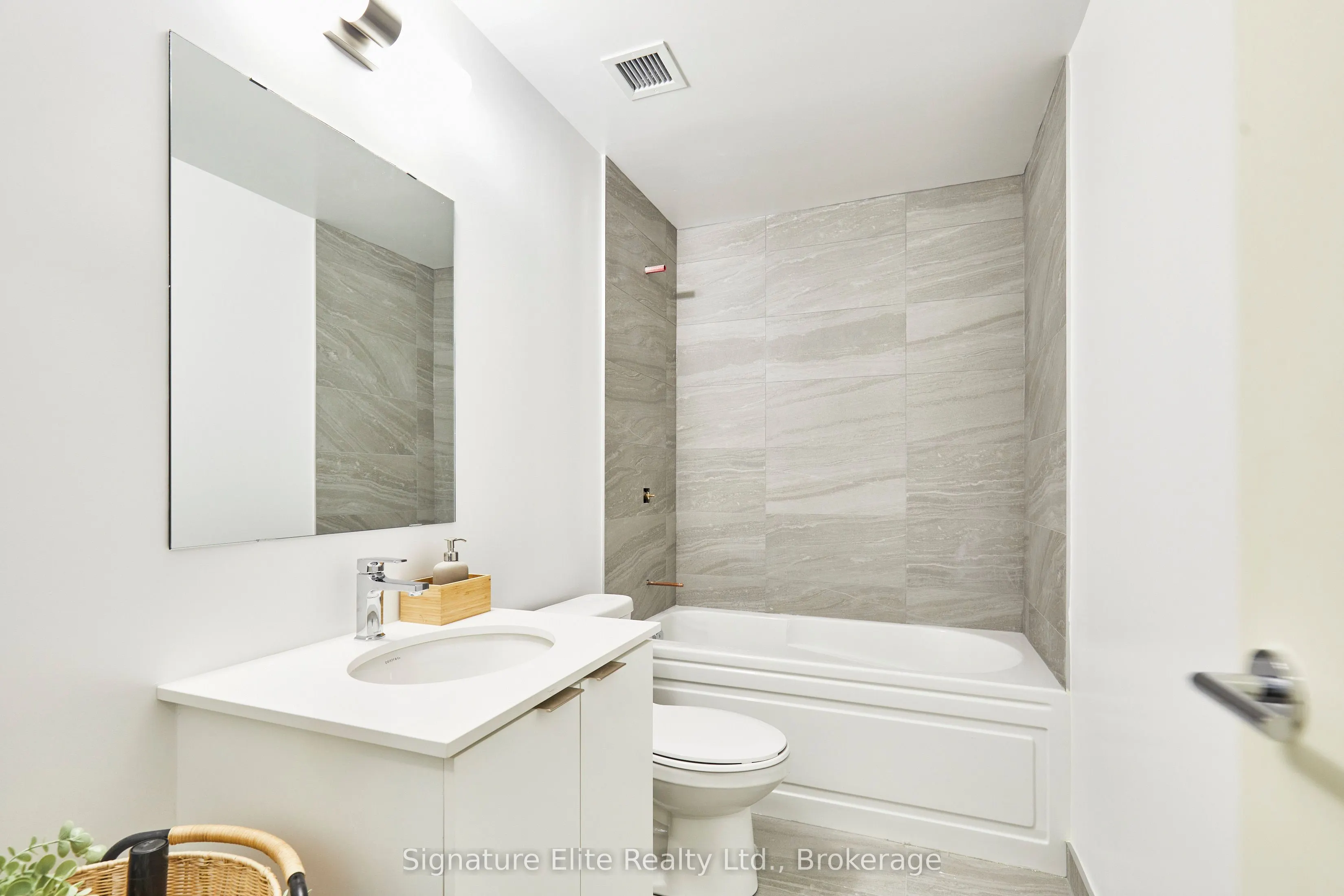 4569 Kingston Road, #102