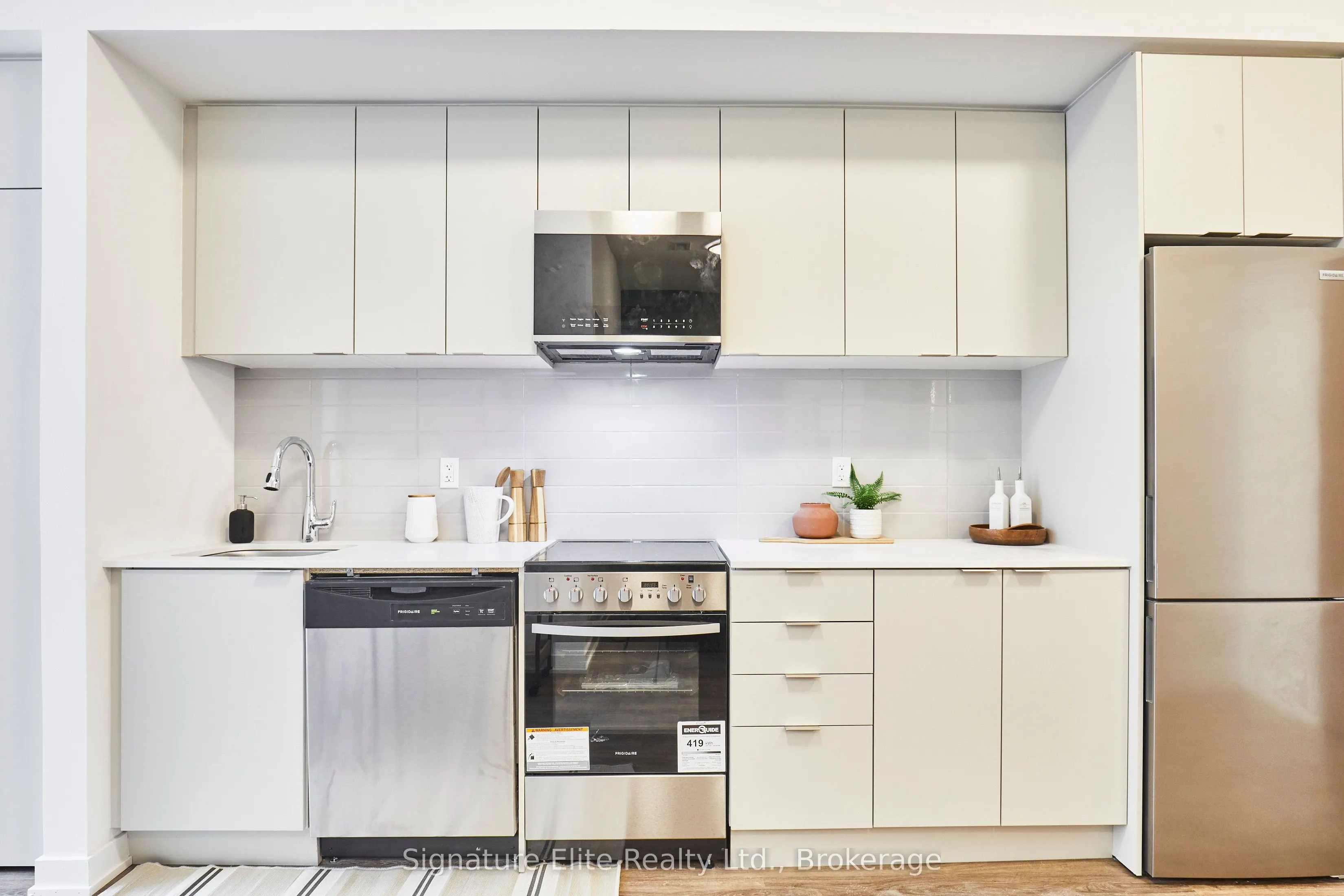 4569 Kingston Road, #102