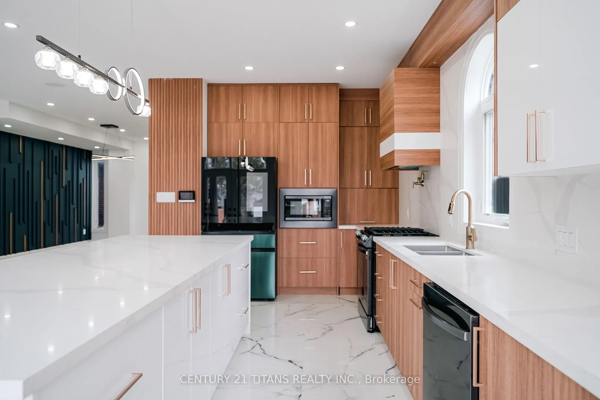 83 Kalmar Avenue