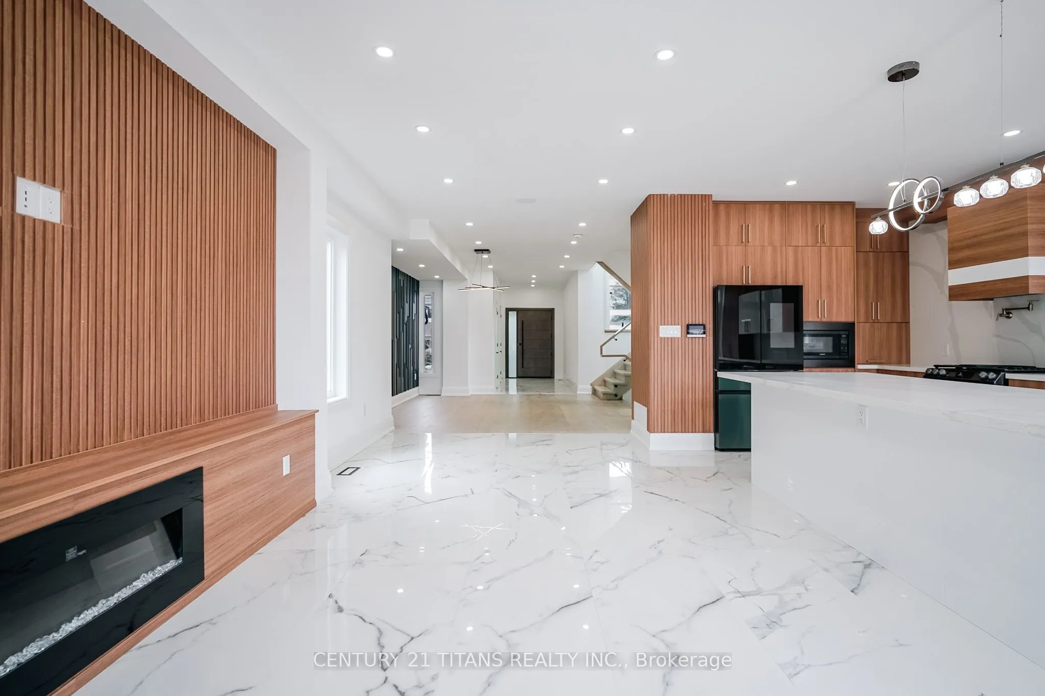 83 Kalmar Avenue