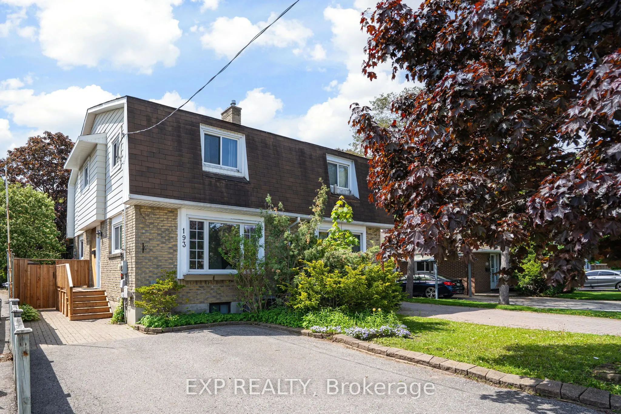 193 Taunton Road W