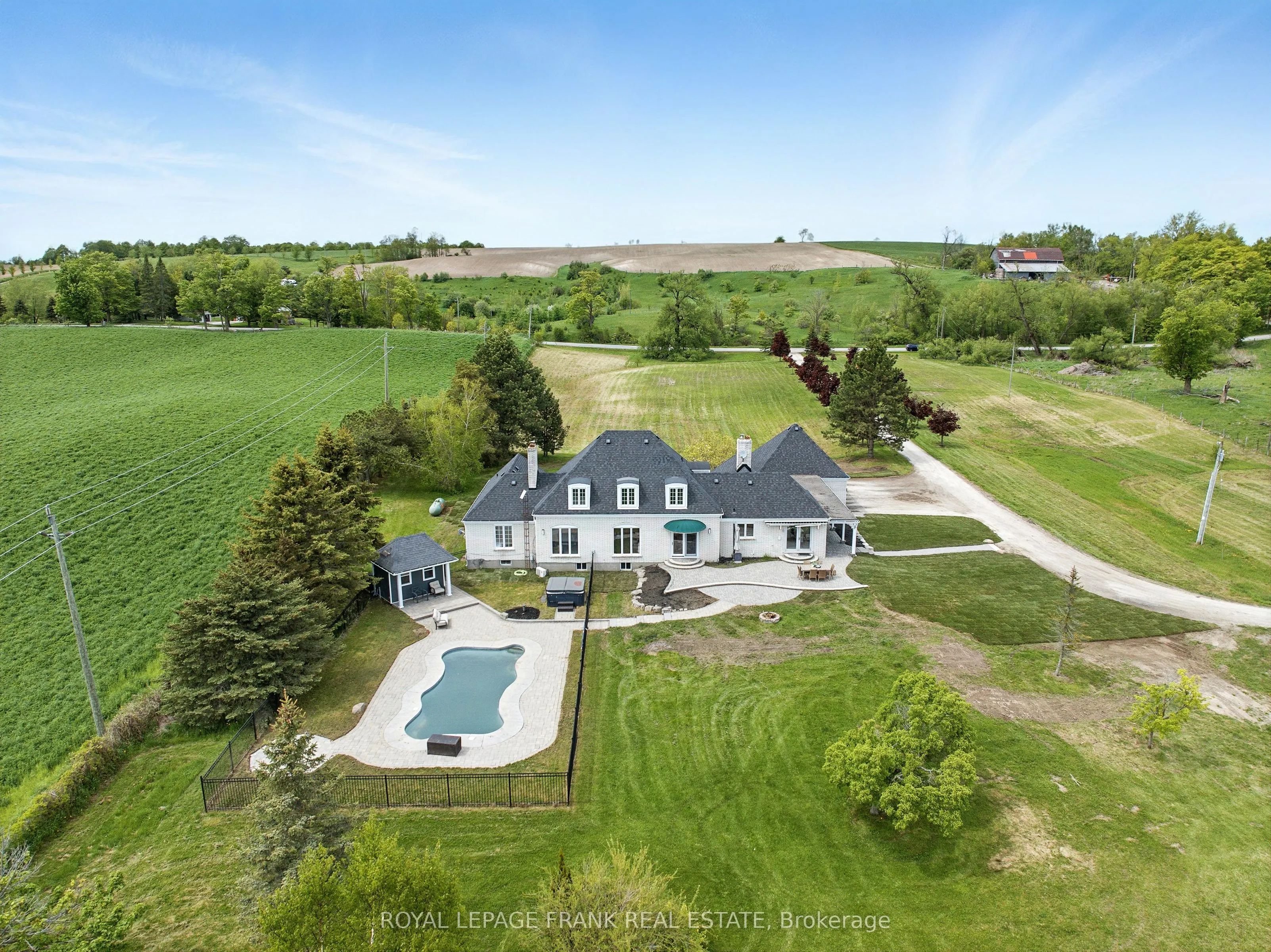815 Coates Road W