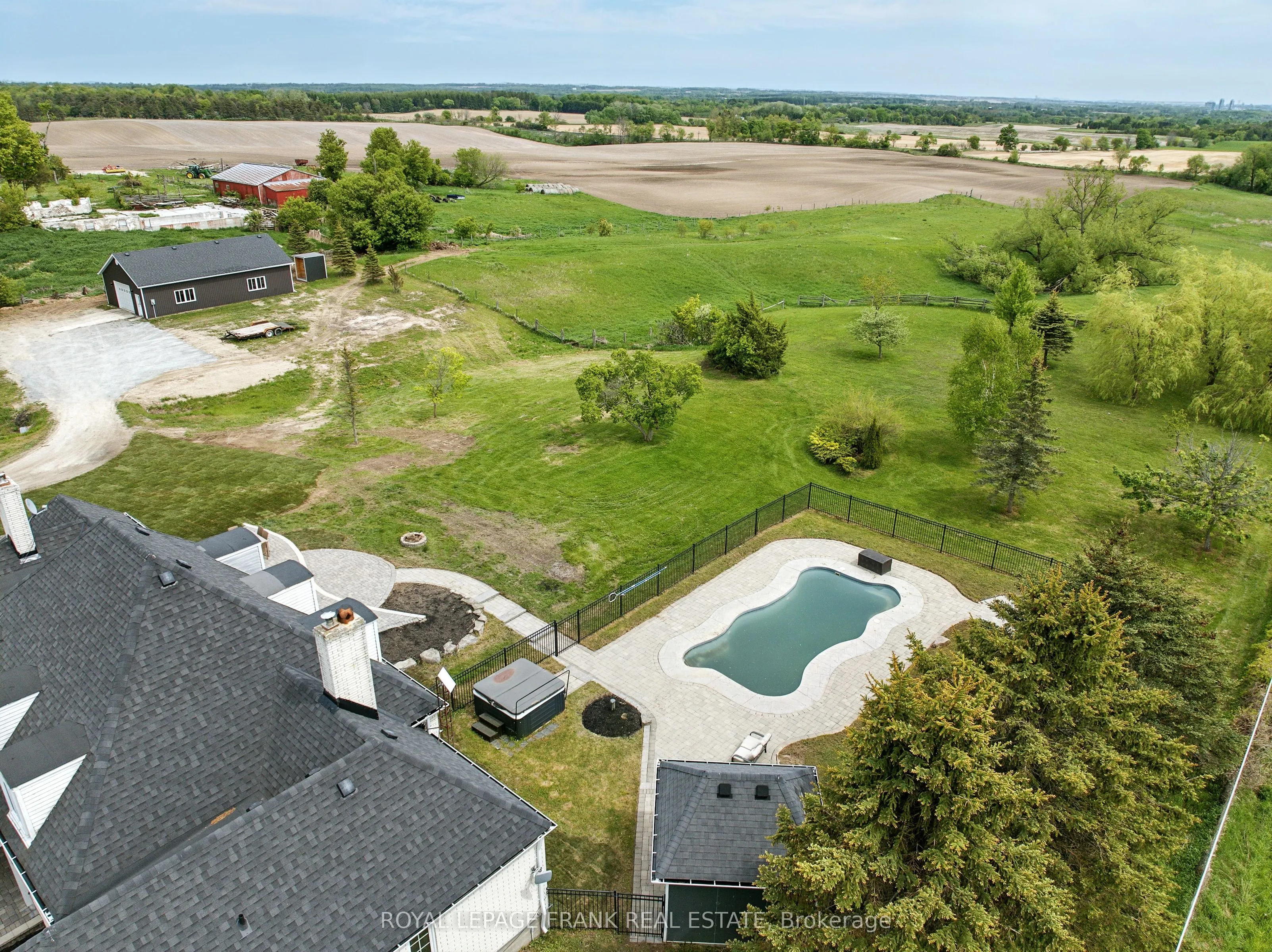 815 Coates Road W
