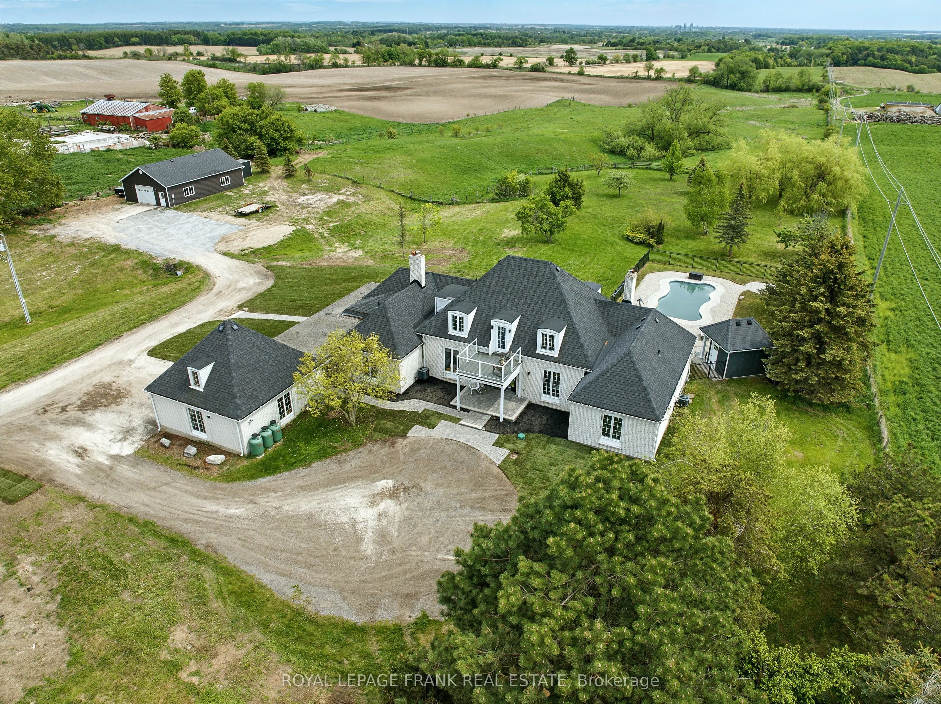 815 Coates Road W