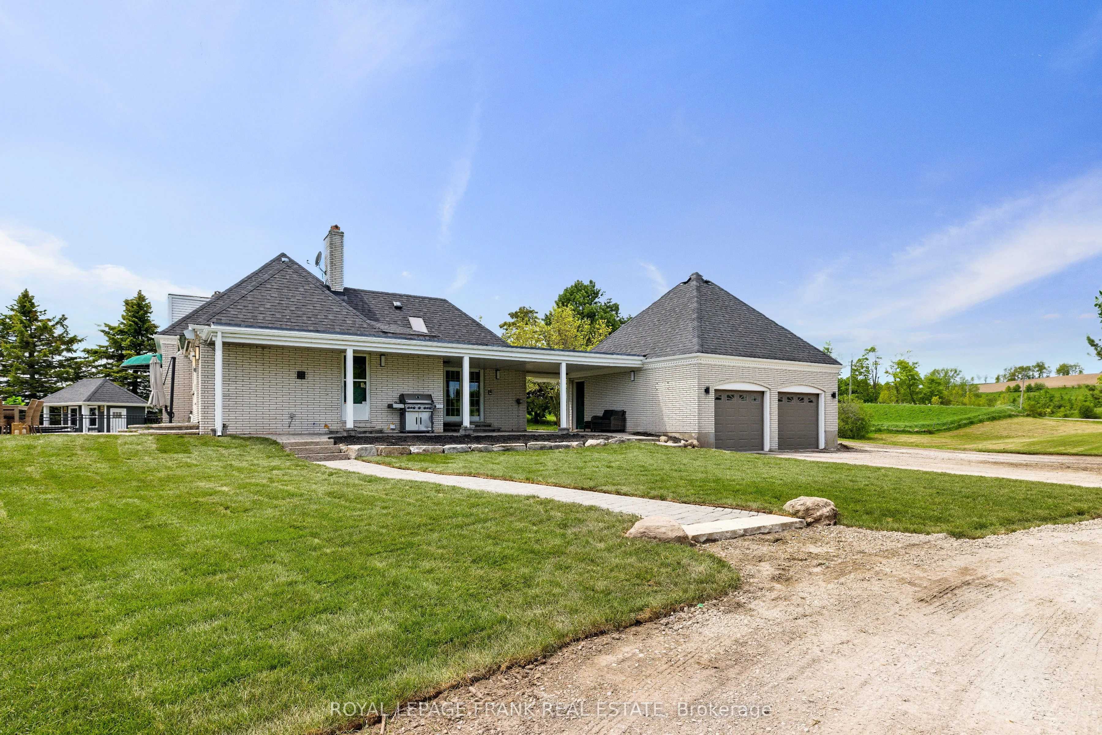 815 Coates Road W
