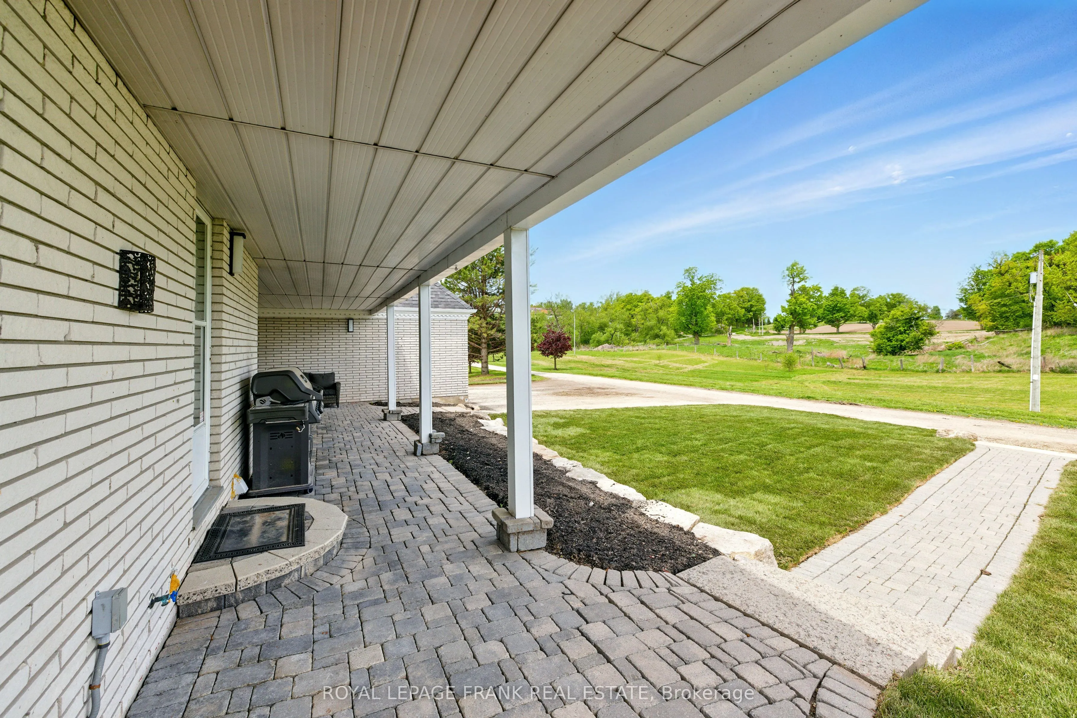 815 Coates Road W