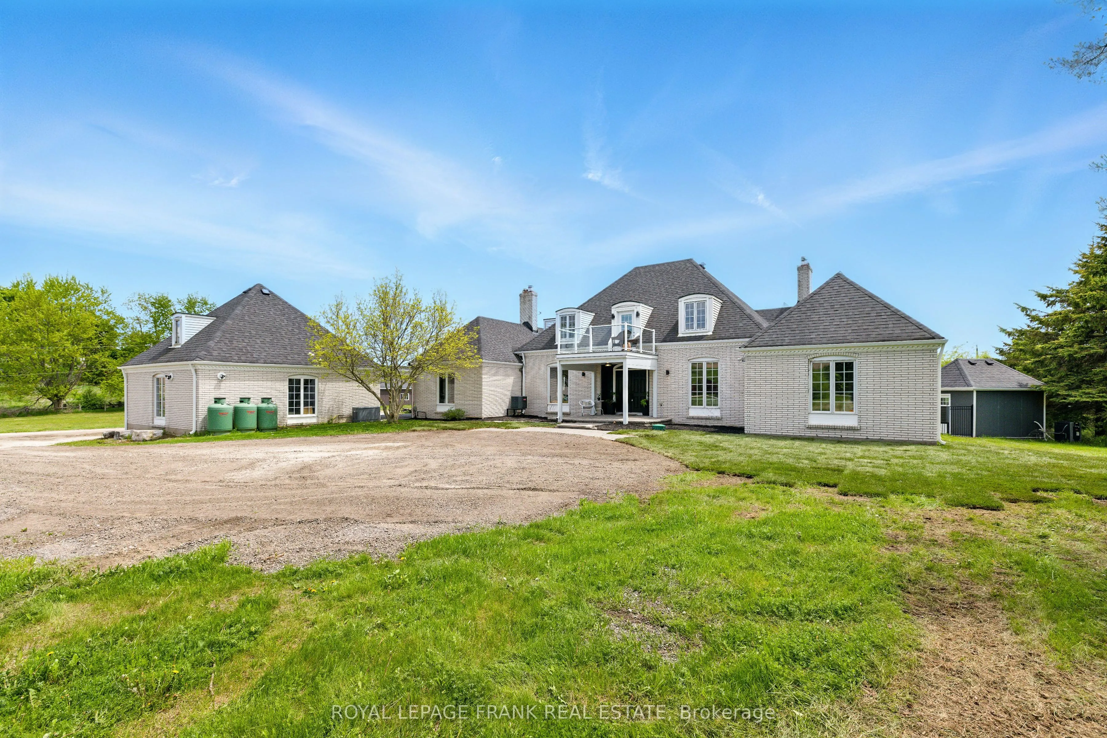 815 Coates Road W