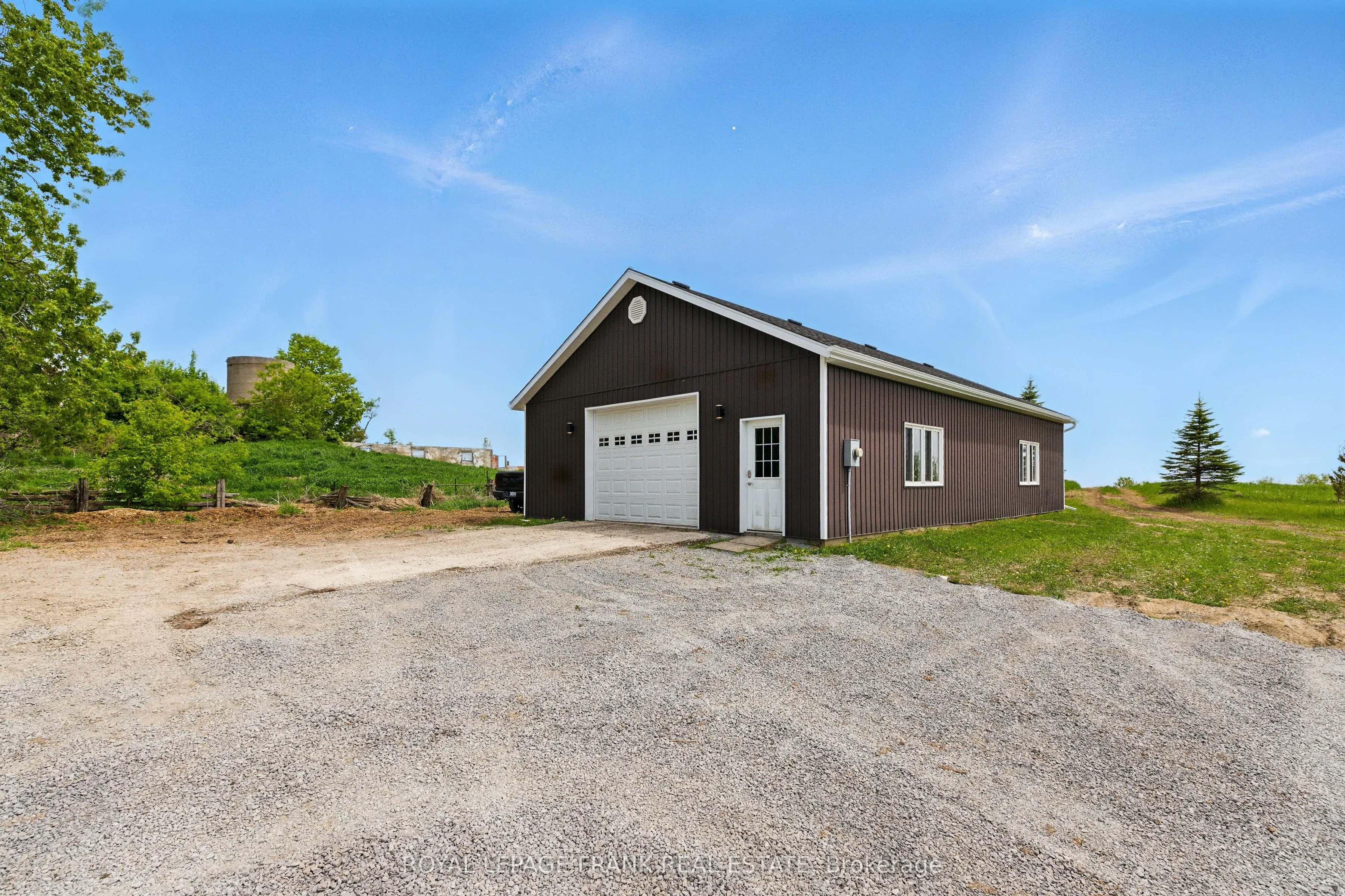 815 Coates Road W