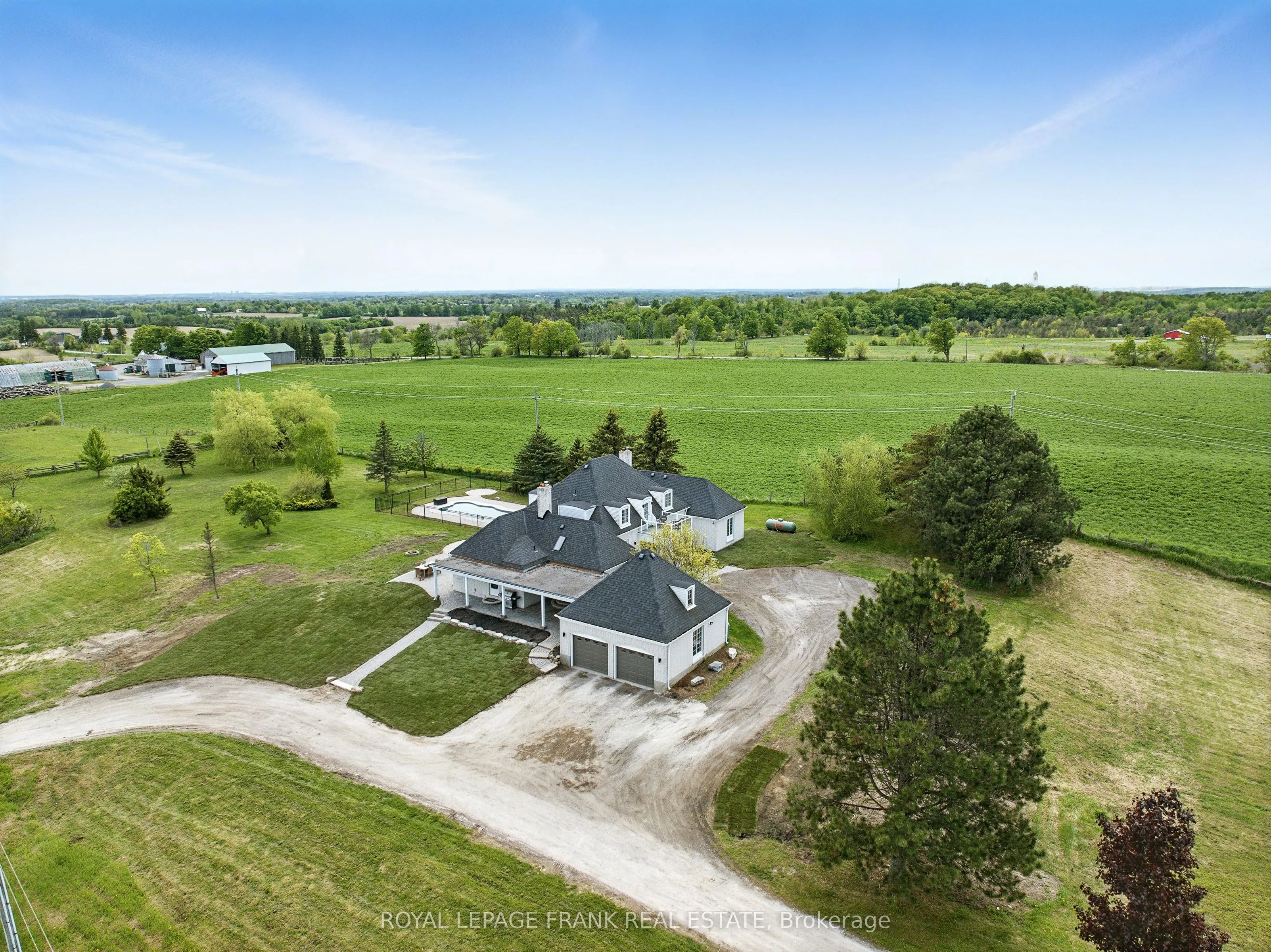 815 Coates Road W