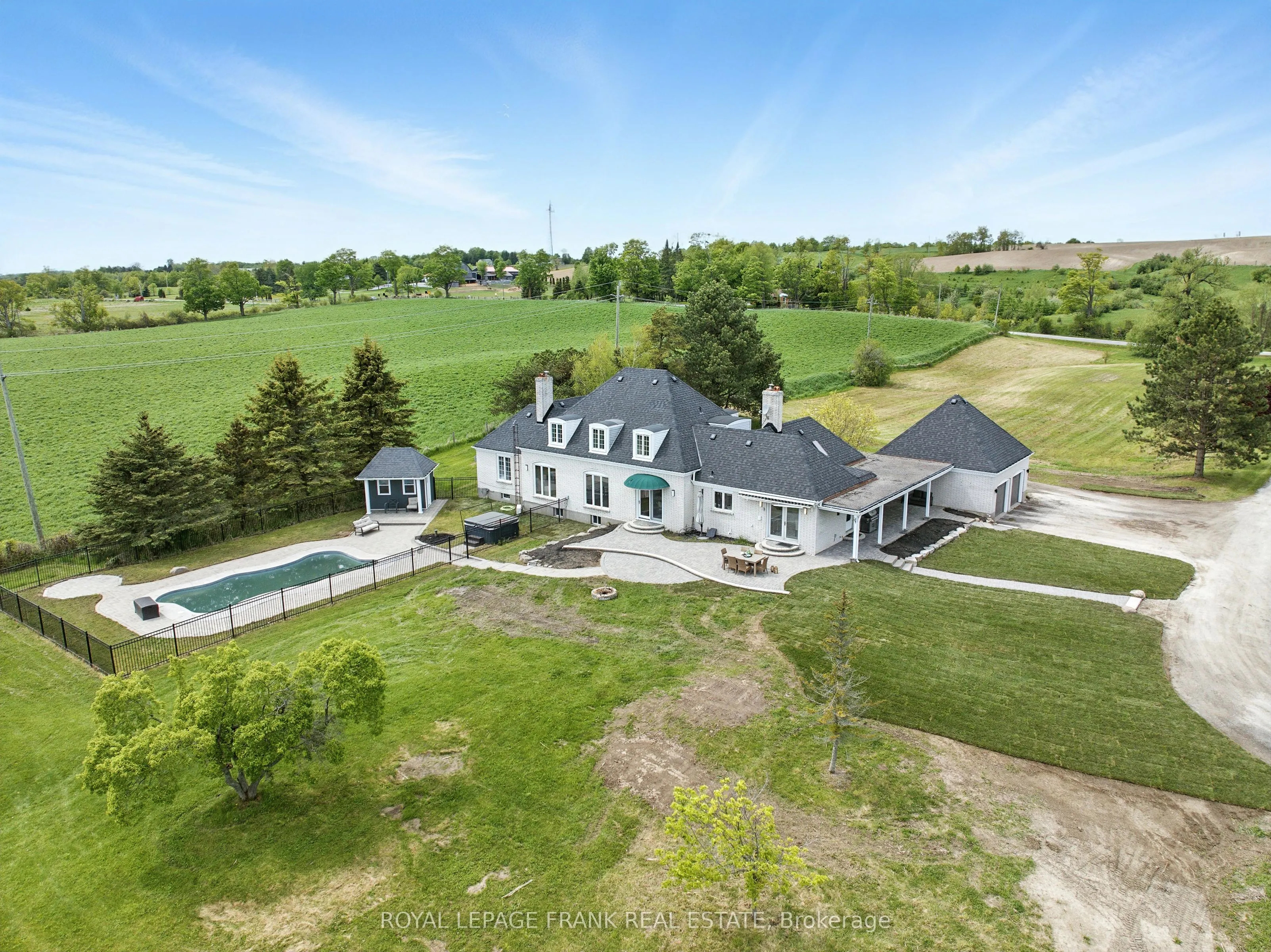 815 Coates Road W