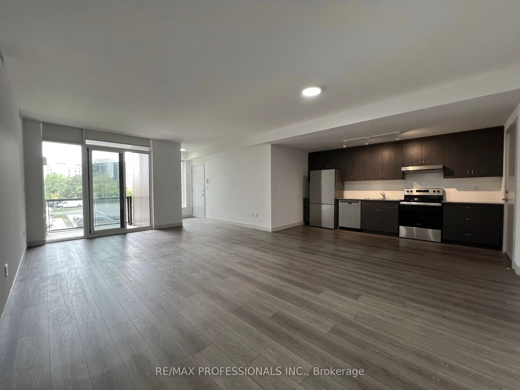 37 Antrim Crescent, #202