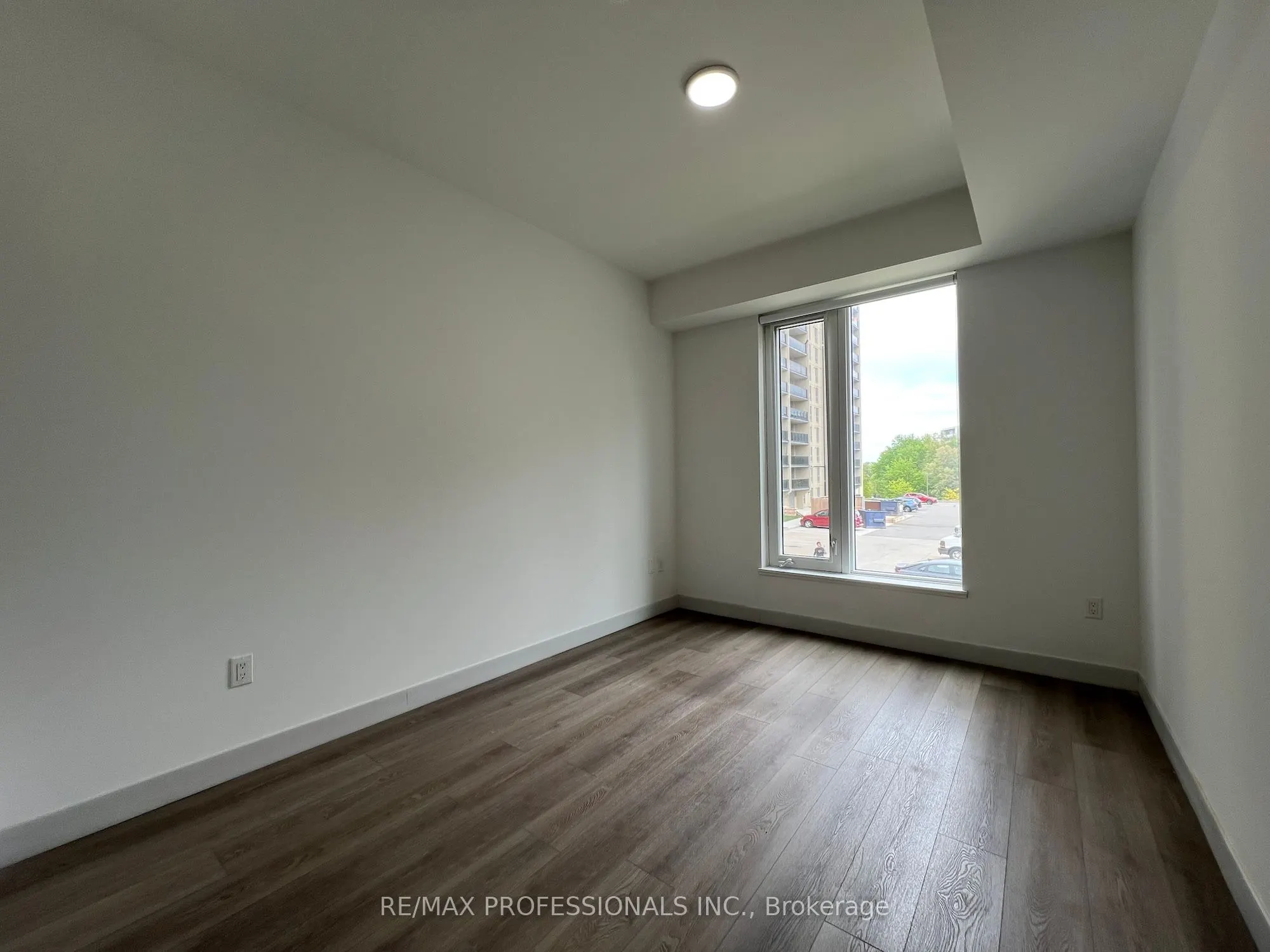 37 Antrim Crescent, #202
