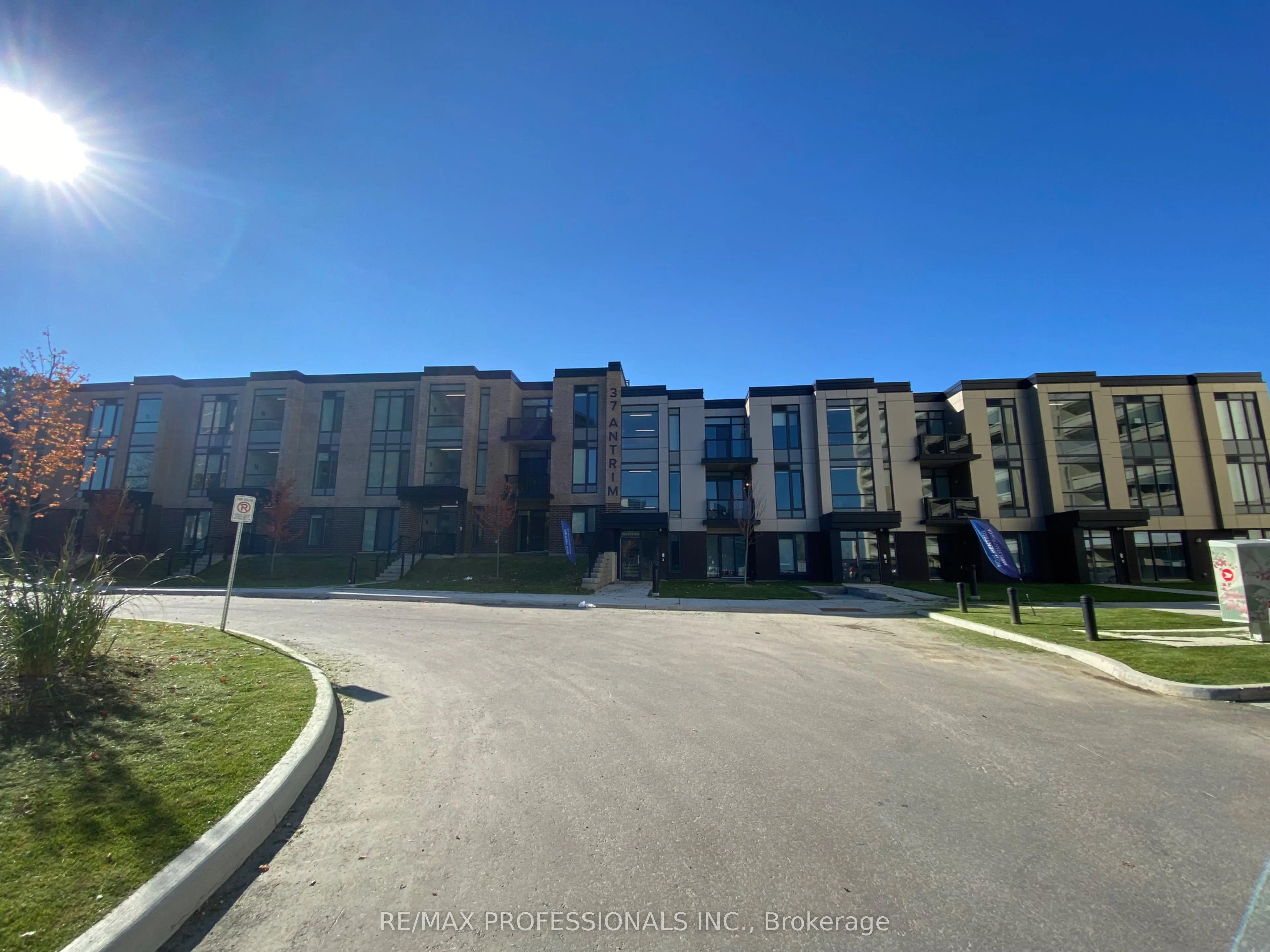 37 Antrim Crescent, #202