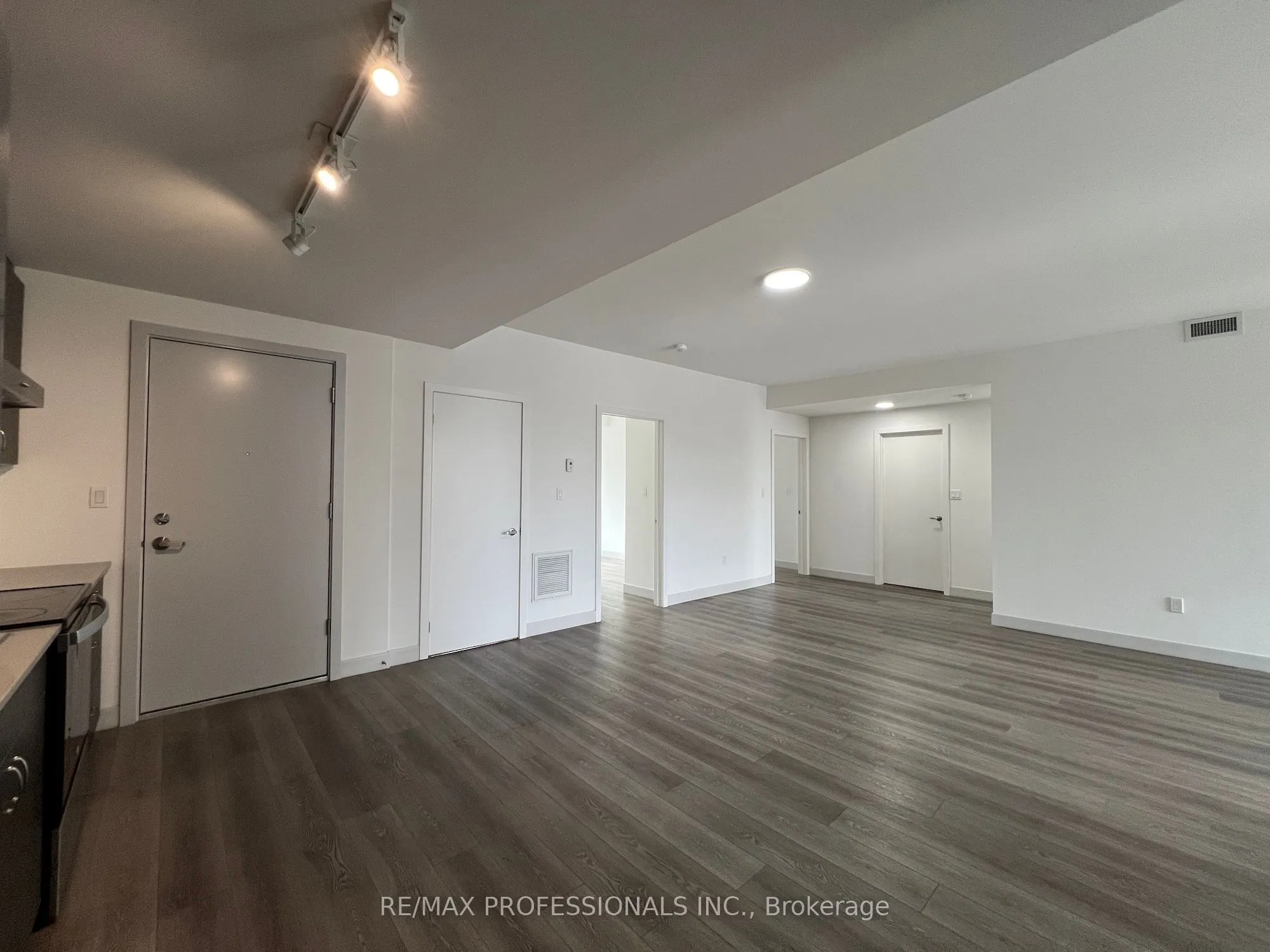 37 Antrim Crescent, #202