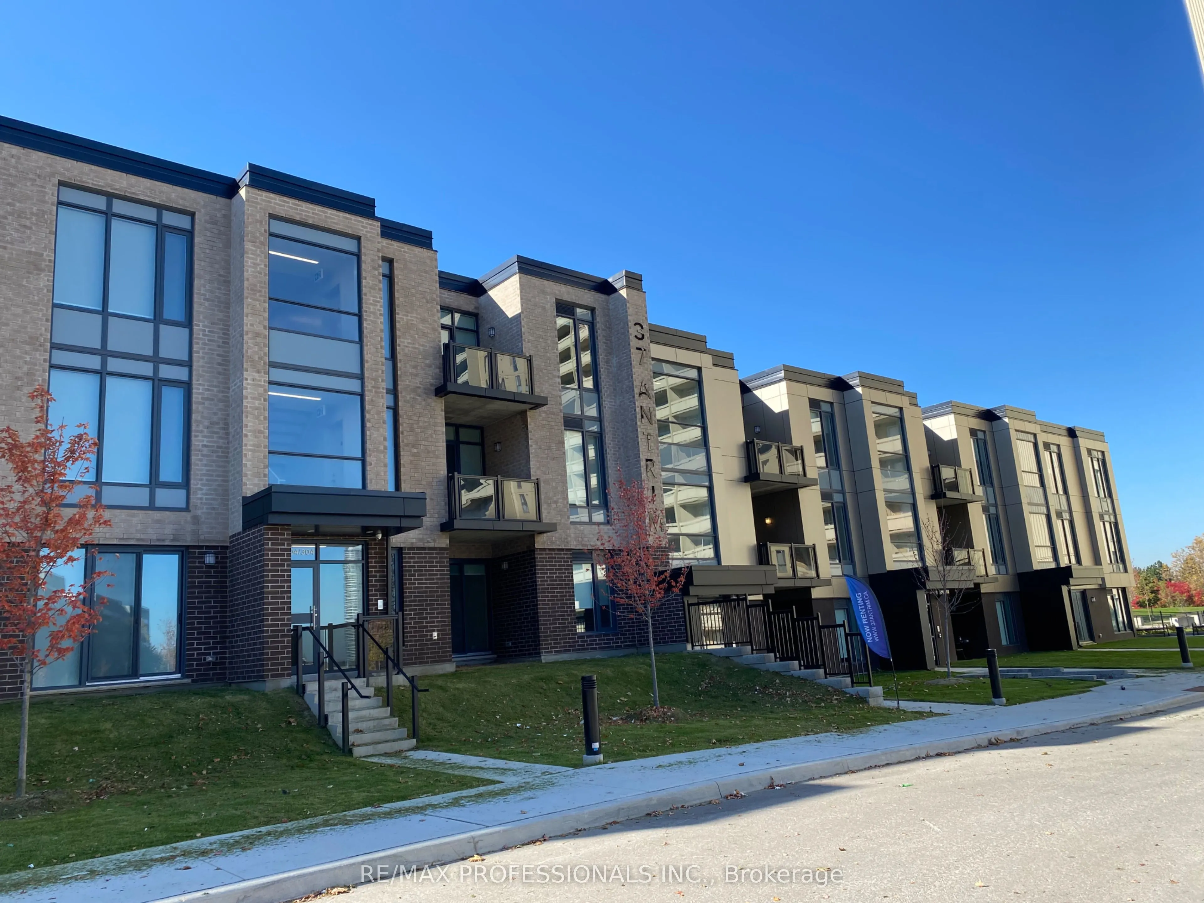 37 Antrim Crescent, #202