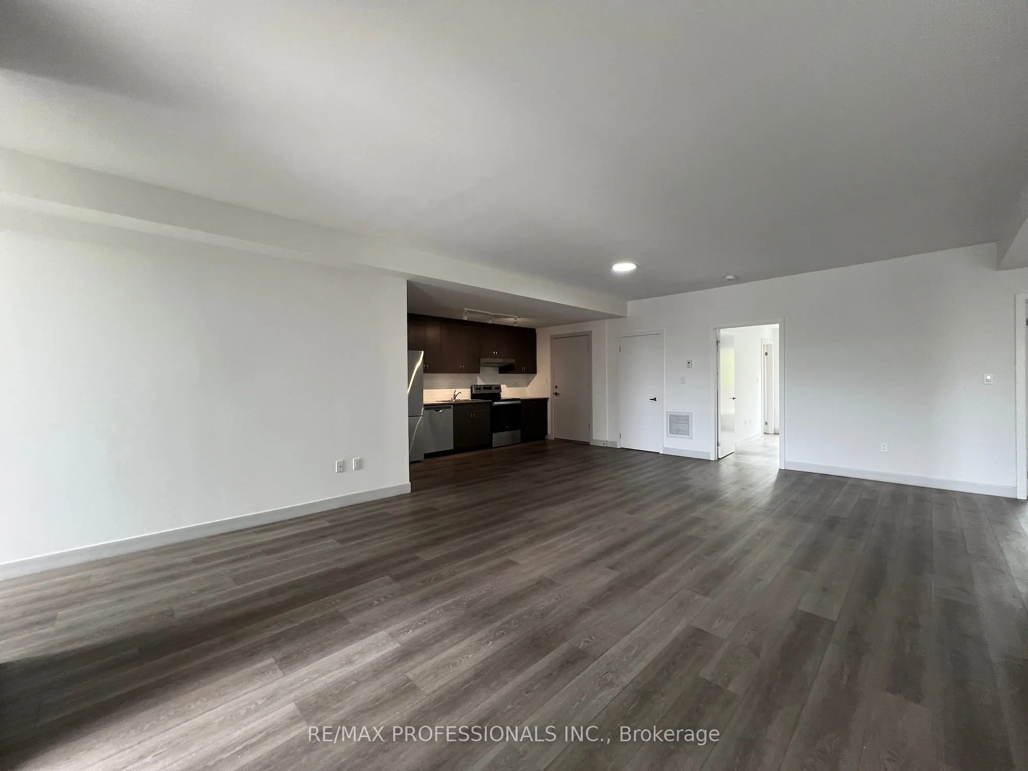37 Antrim Crescent, #202