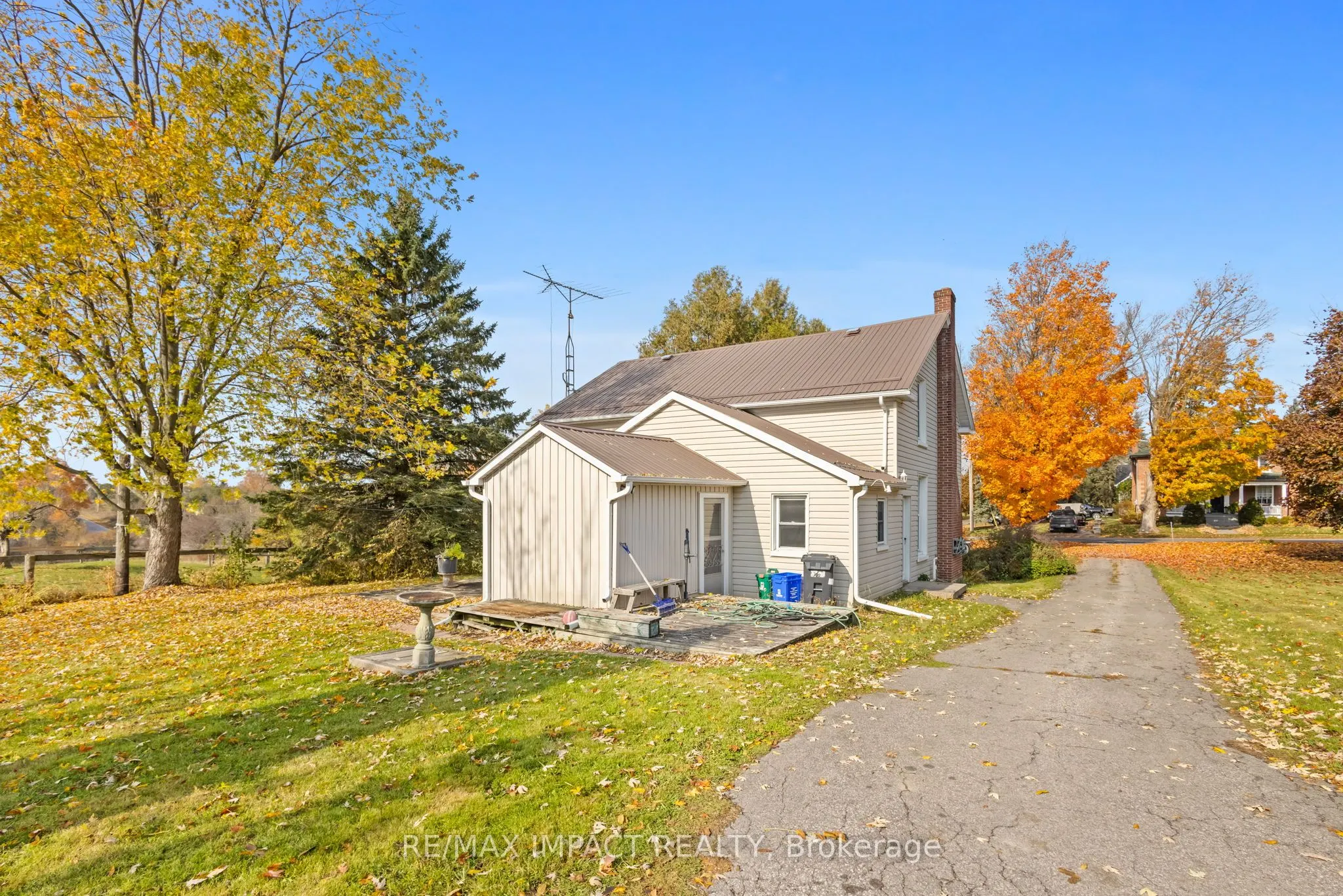1933 Concession Rd 6 Road