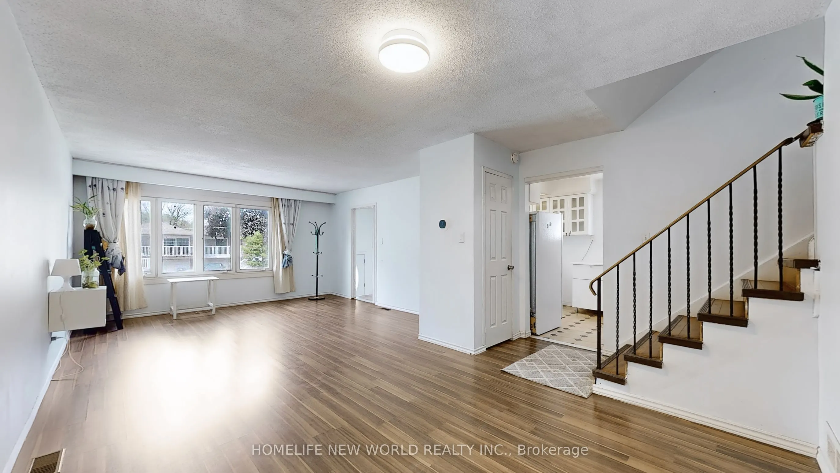 6 Snowhill Crescent